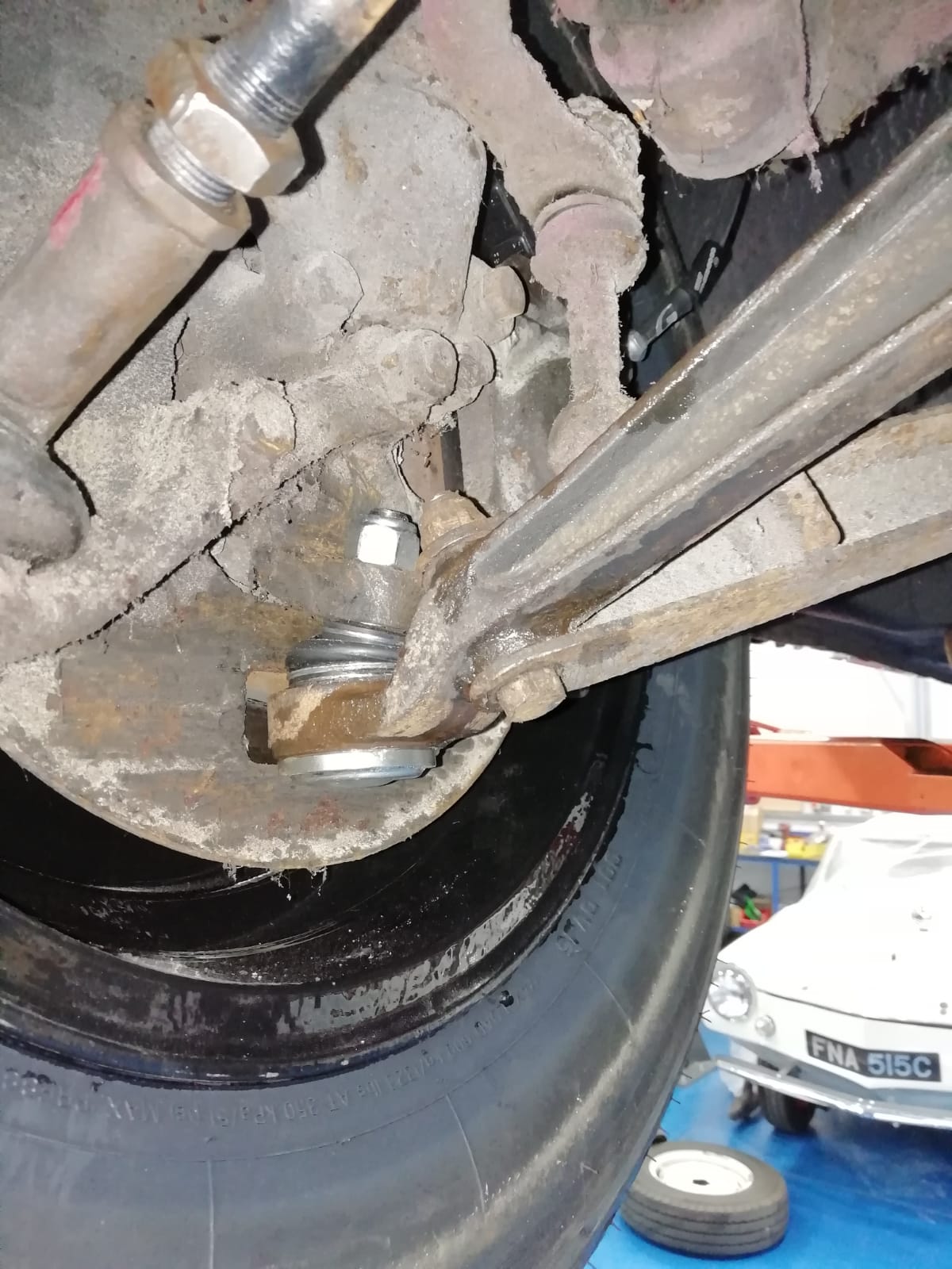 04062021 Maroon Stag ball joint removed ready to fit new joint 1 1