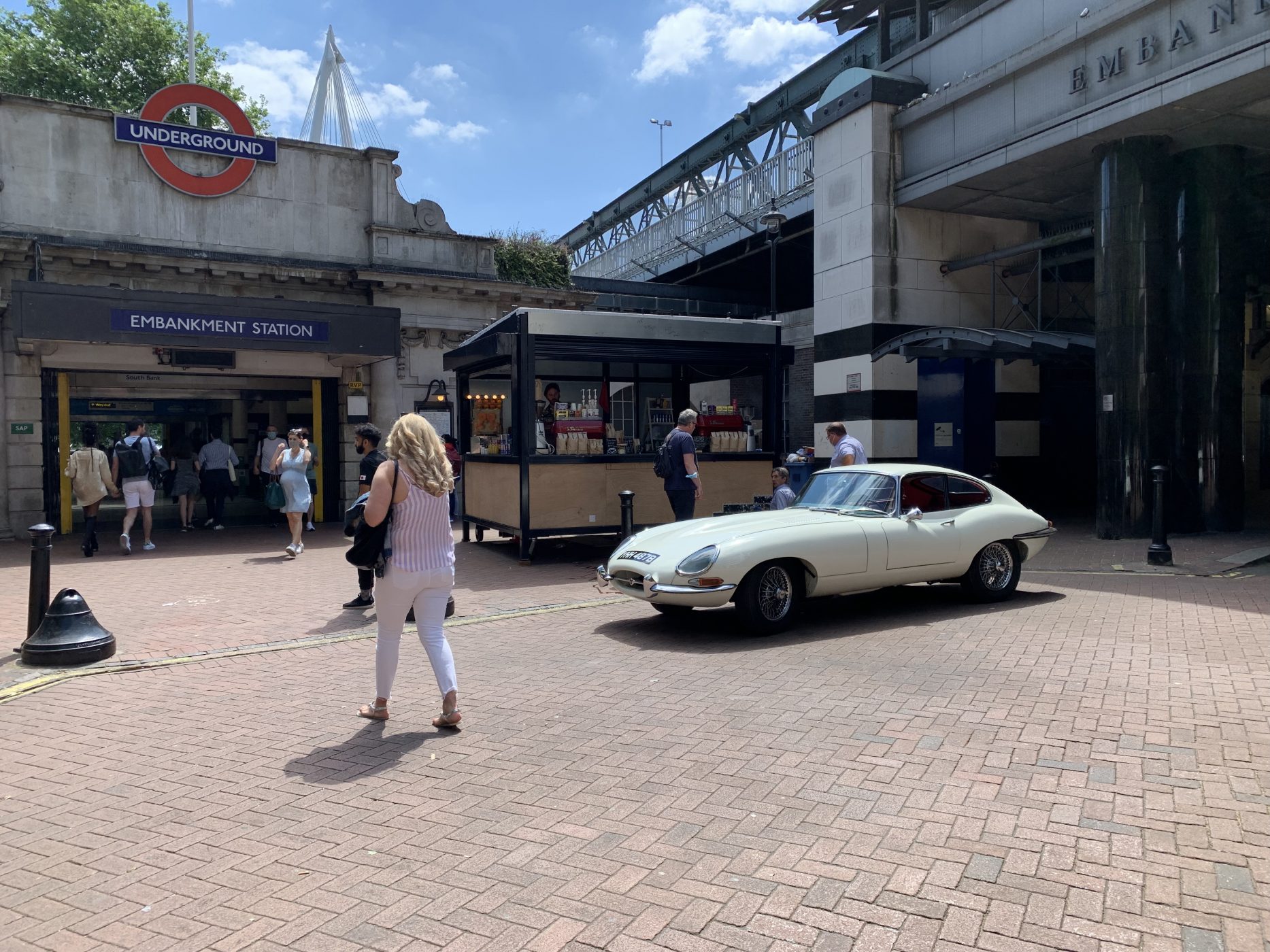 120621 1964 Jaguar E Type Embankment 2 1