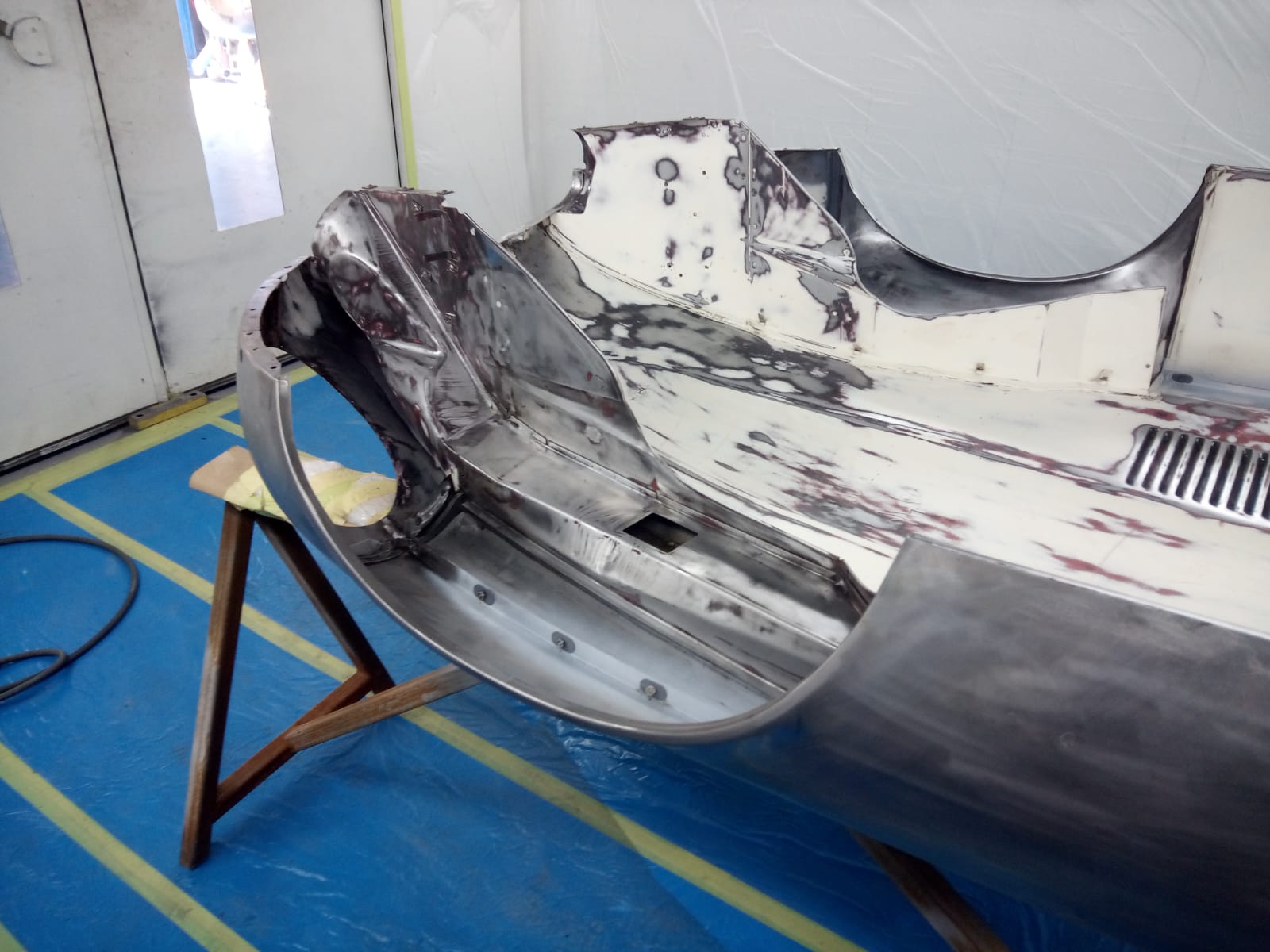 14062021 White Jag e type bonnet stripped down and in epoxy primer 15 1