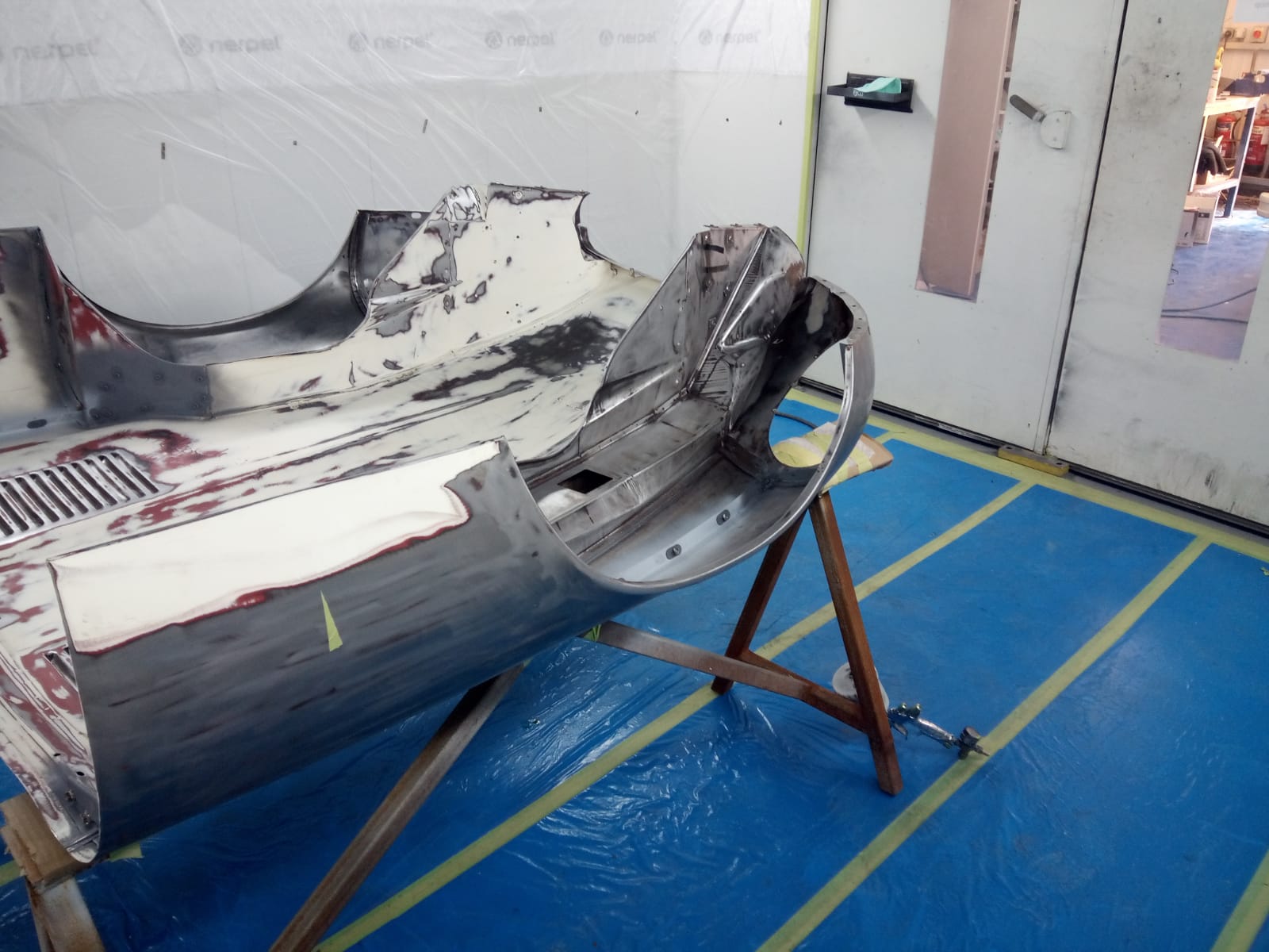 14062021 White Jag e type bonnet stripped down and in epoxy primer 17 1
