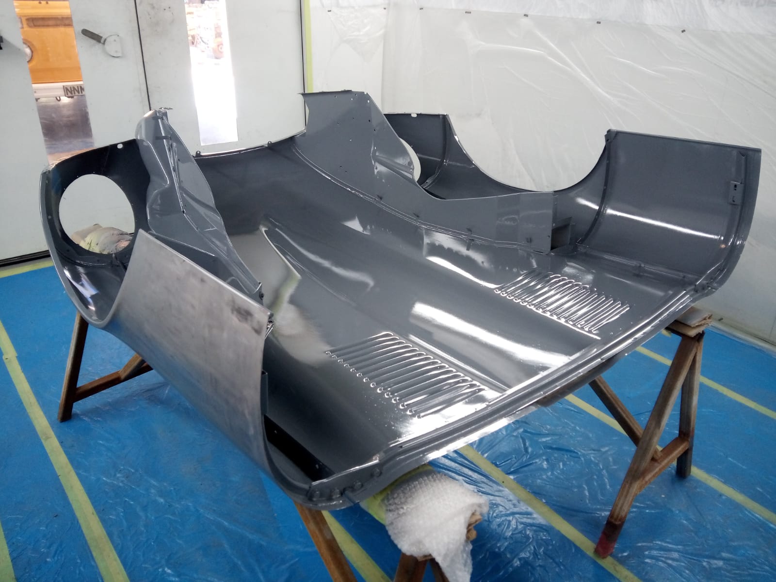14062021 White Jag e type bonnet stripped down and in epoxy primer 19