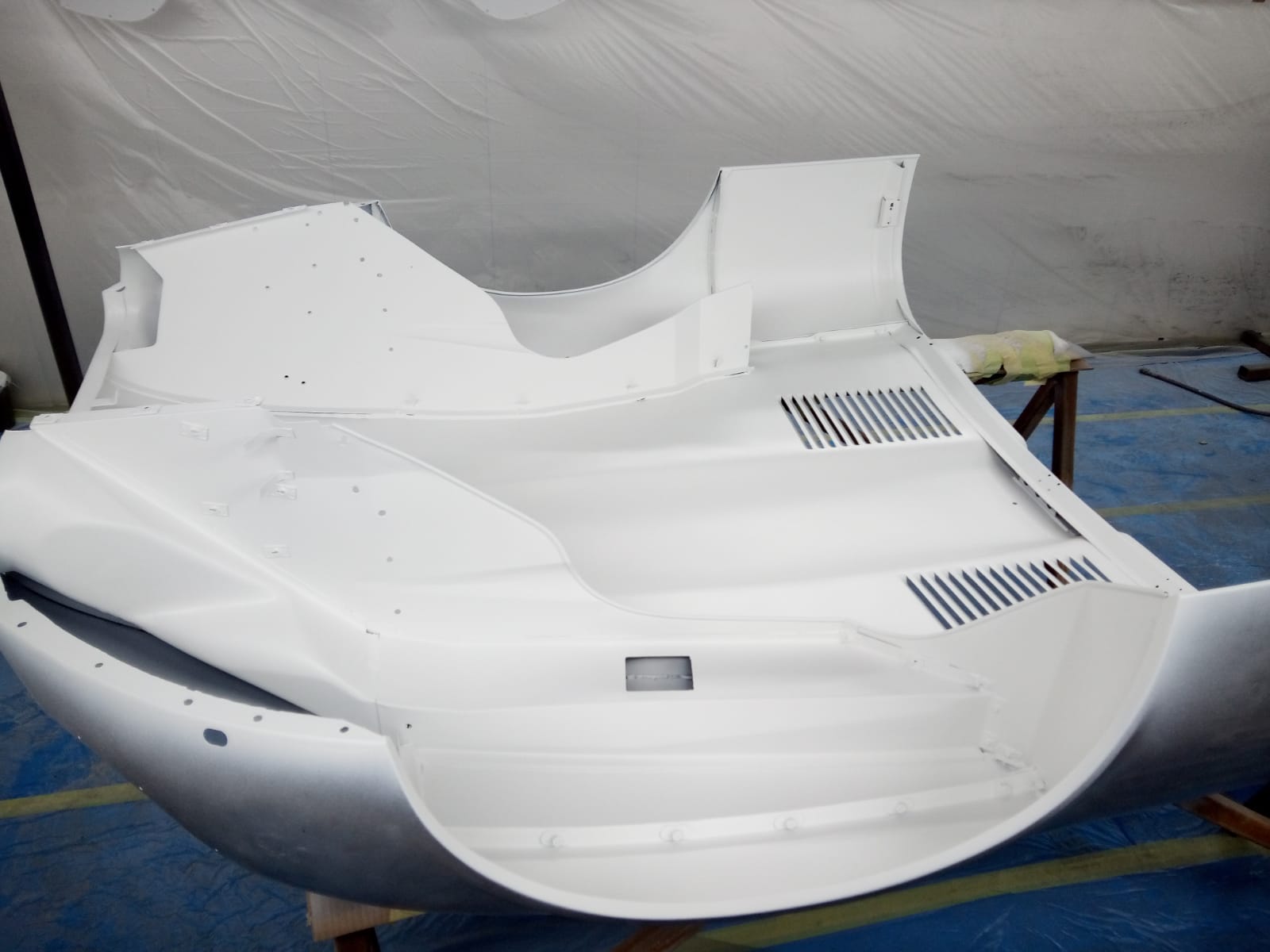 14062021 White Jag e type bonnet stripped down and in epoxy primer 29 1