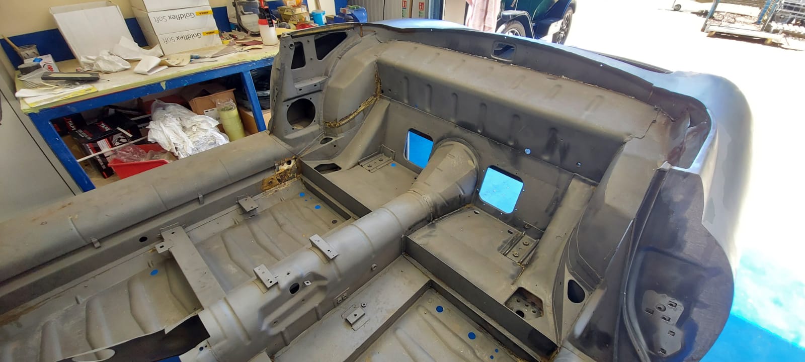 17062021 Jaguar E Type white in painshop epoxy 23 1