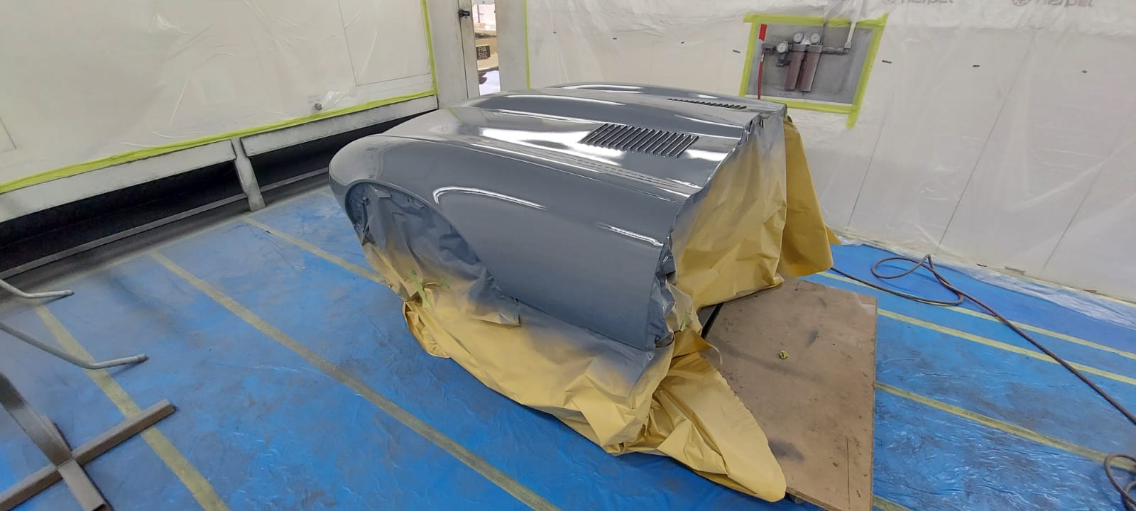 17062021 Jaguar E Type white in painshop epoxy 33 1