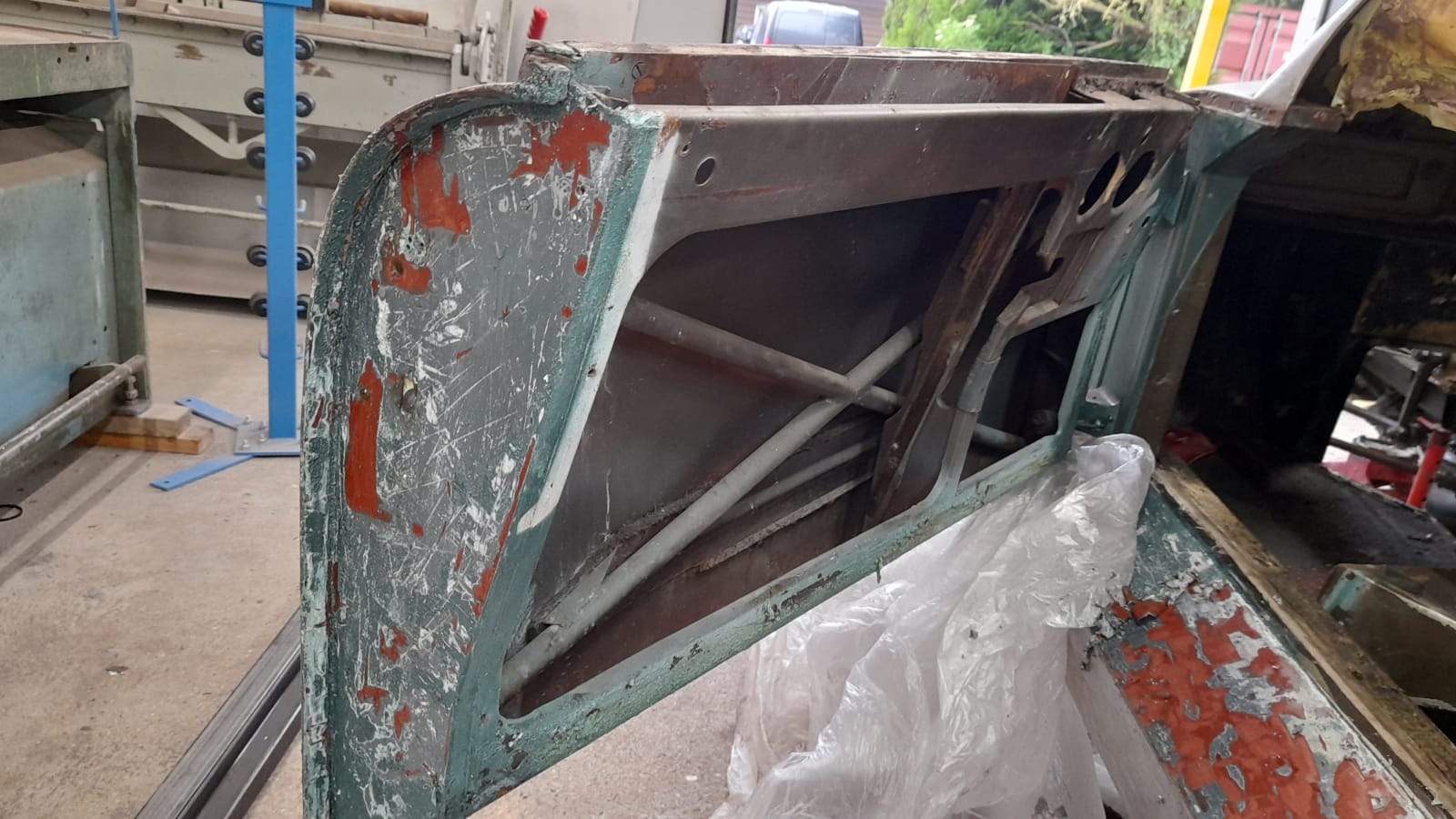 18062021 DB24 paint stripping inside of door 2 1