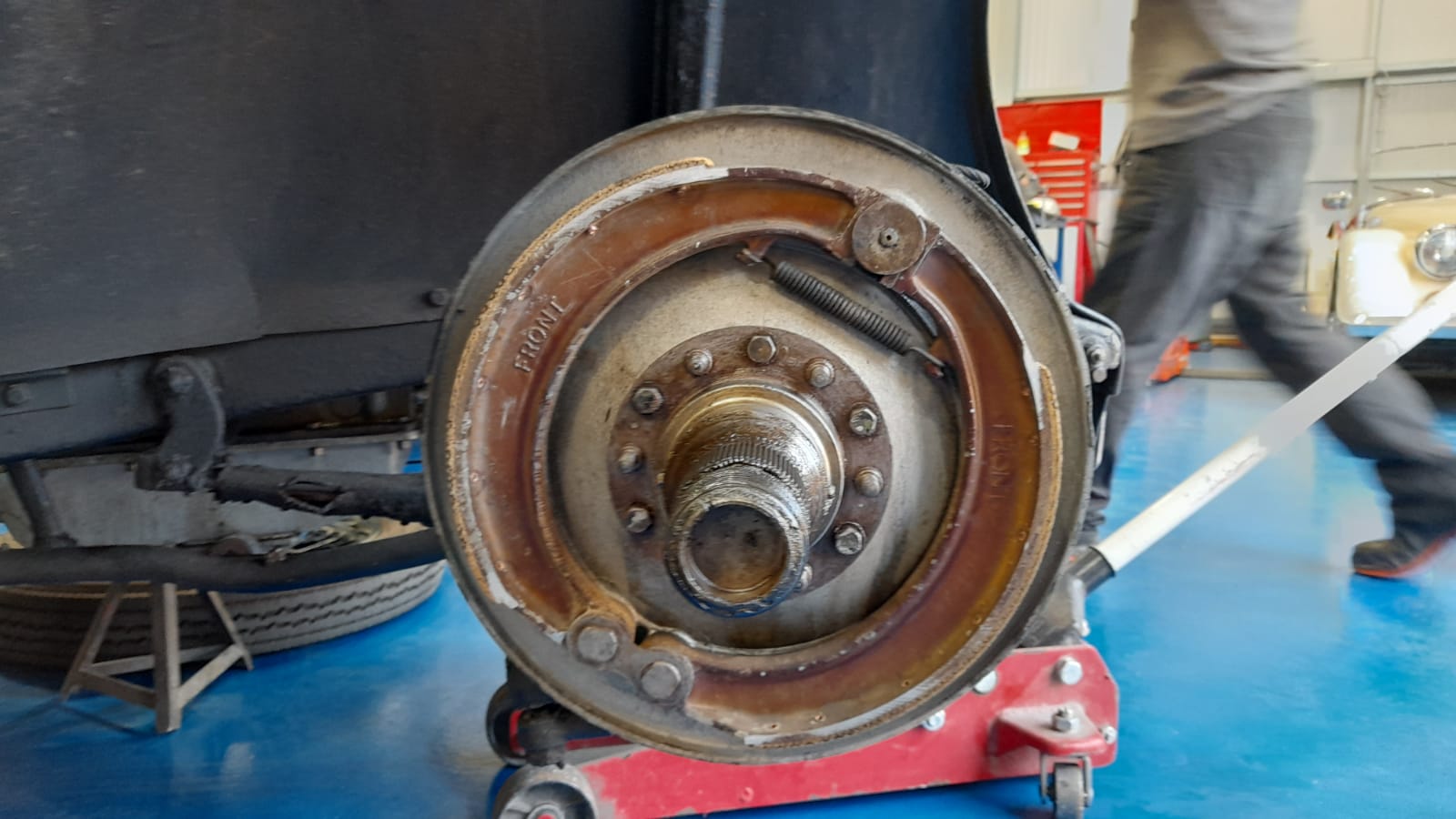 25062021 Riley Monaco Removing brake shoes to be sent off 2 1