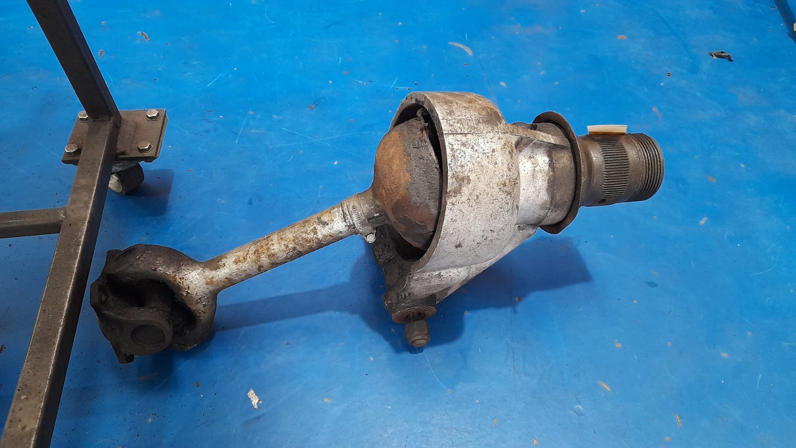 30062021 Green E Type stripping rear axel and welding 17 1