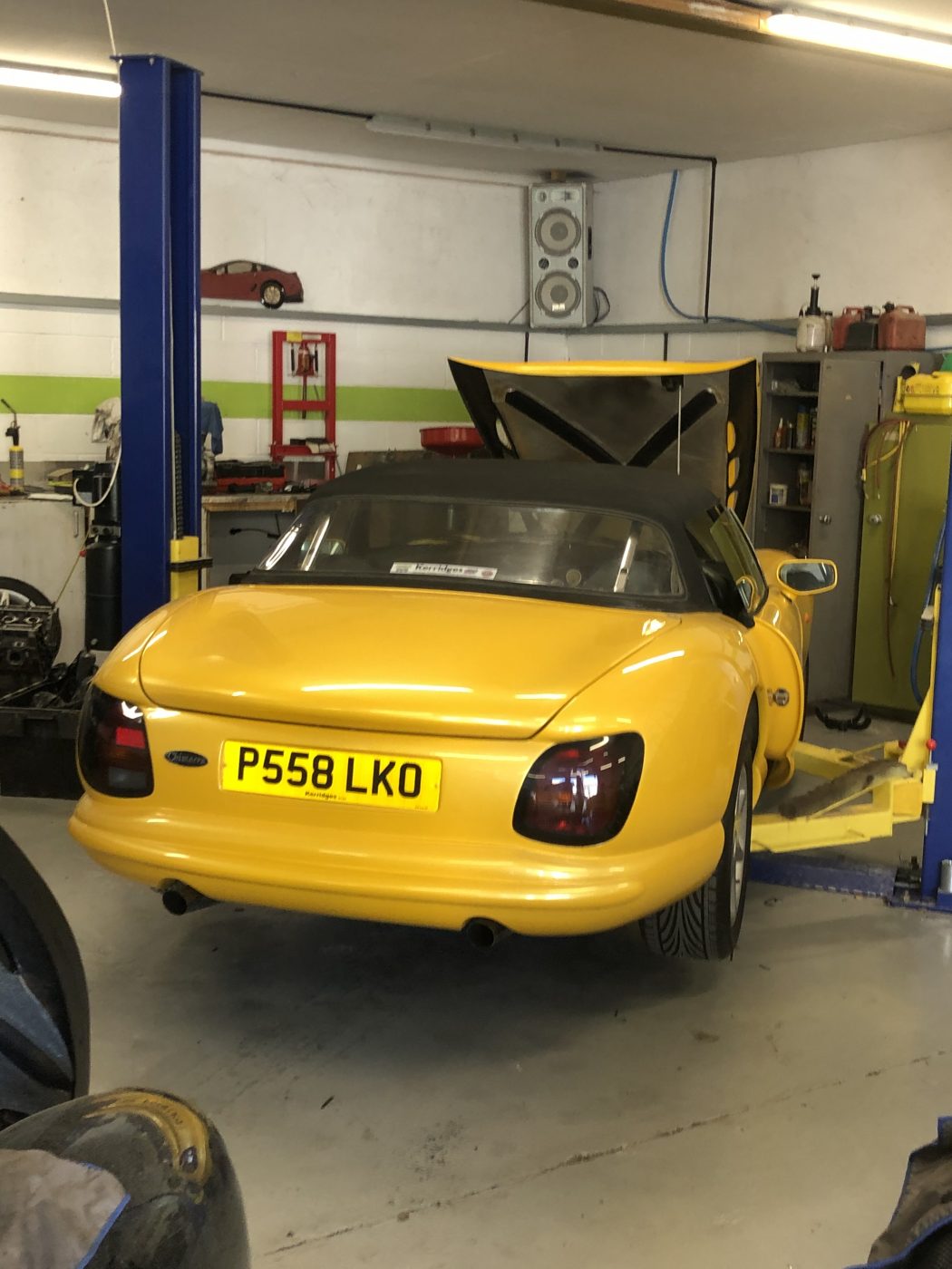 TVR Chimaera Hood window is torn 1 1