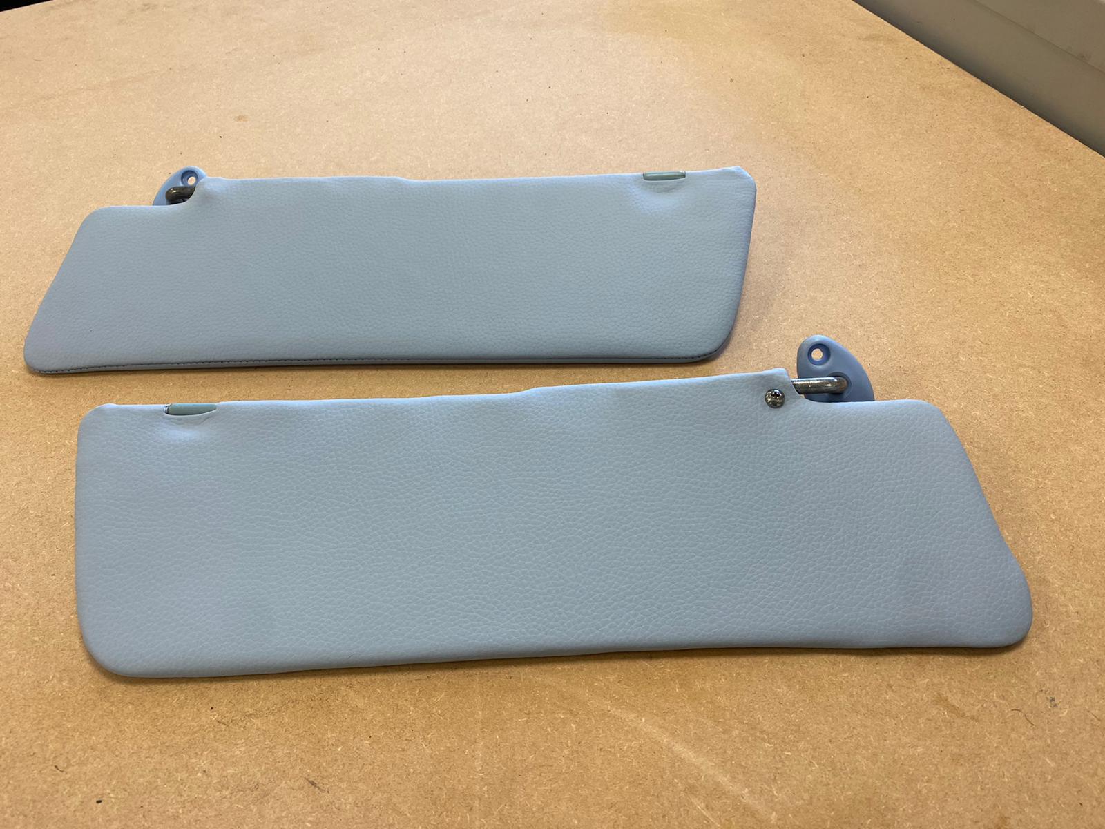 01072021 Toyota Hilux roof lining and sunvisors 35 1