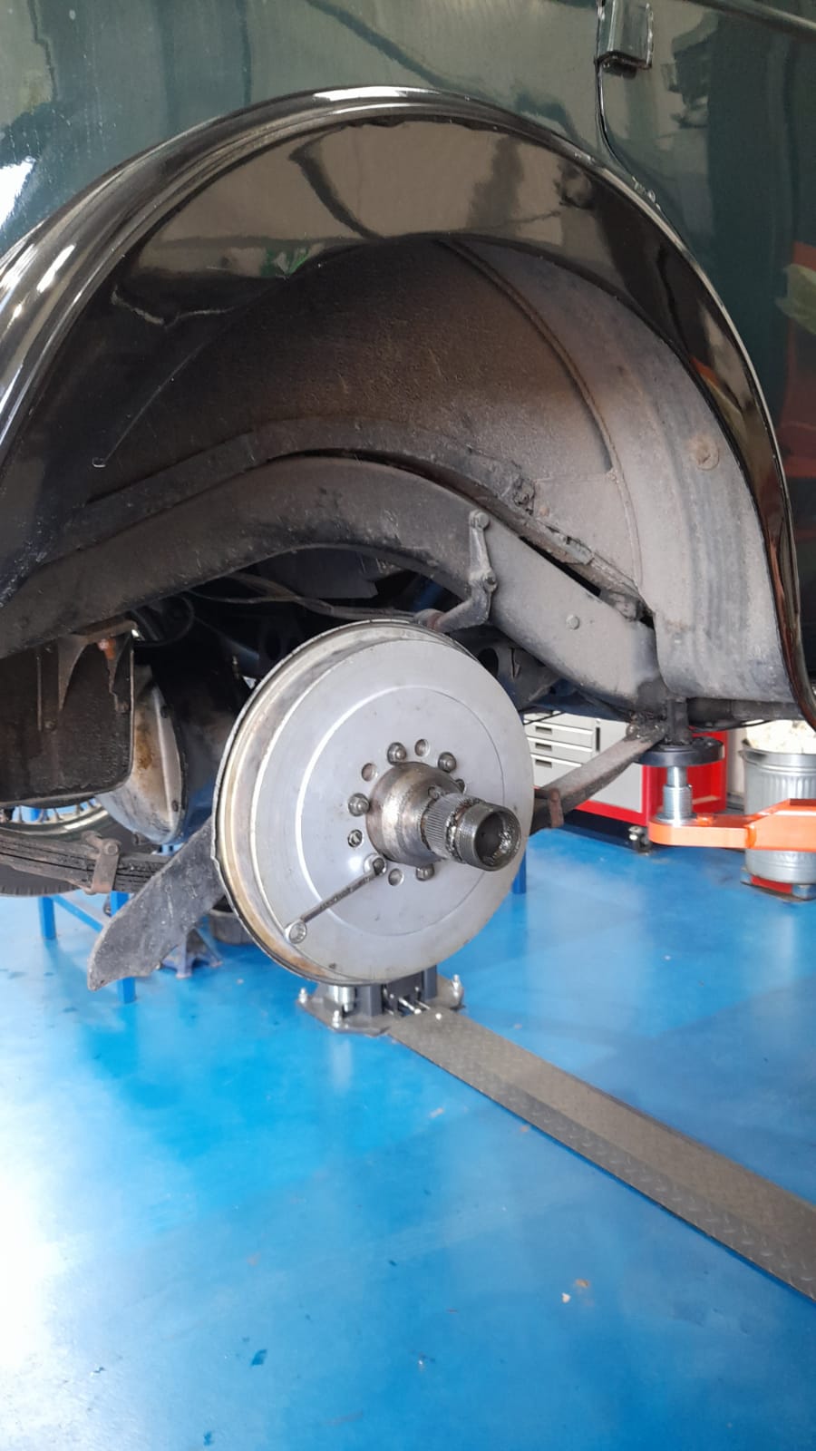 02072021 Riley Monaco fitting the newly relined brake shoes 1 1