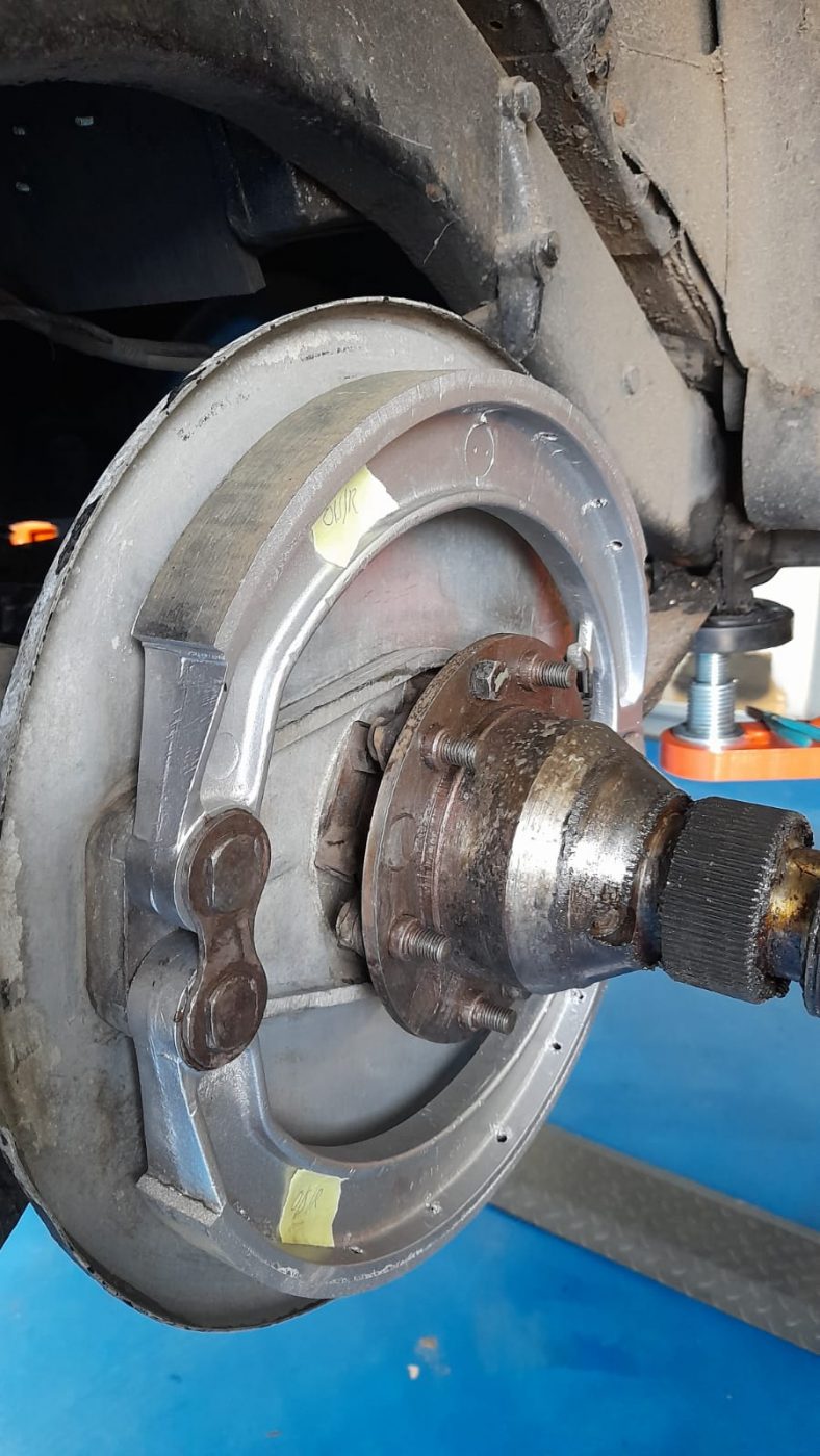02072021 Riley Monaco fitting the newly relined brake shoes 7 1