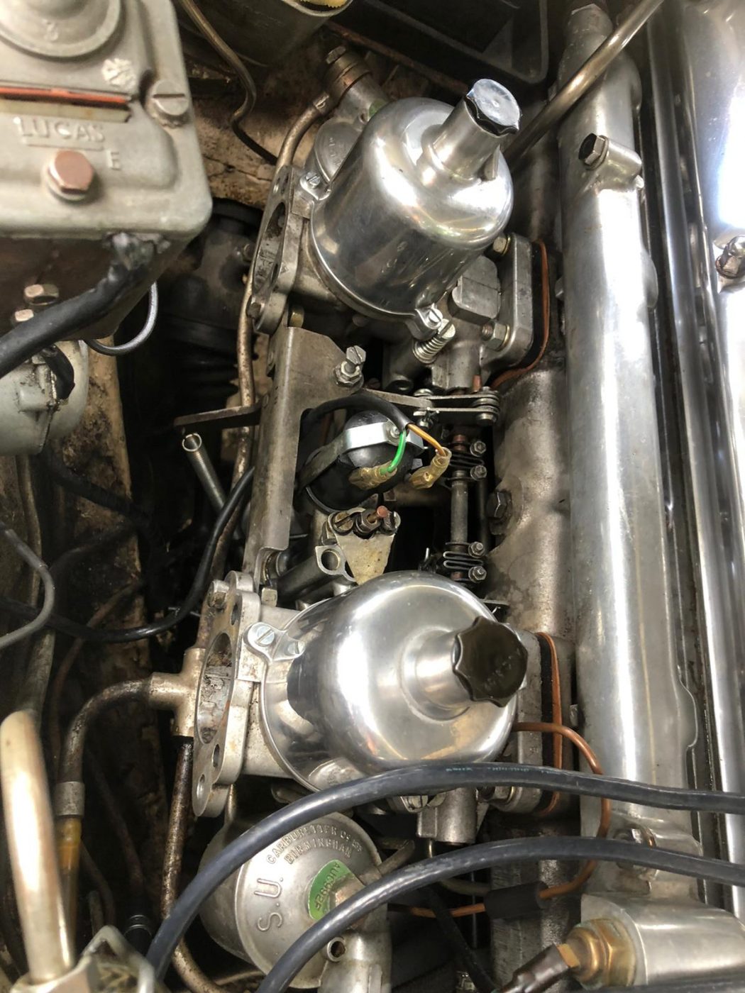 080721 Jaguar Mk2 balancing carbs 2 1