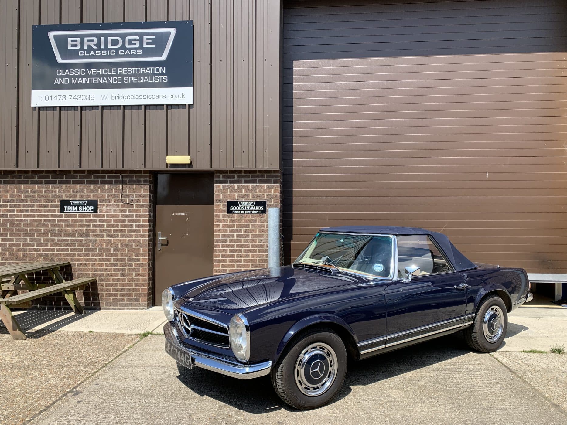 130721 1969 Mercedes 280SL 6 1