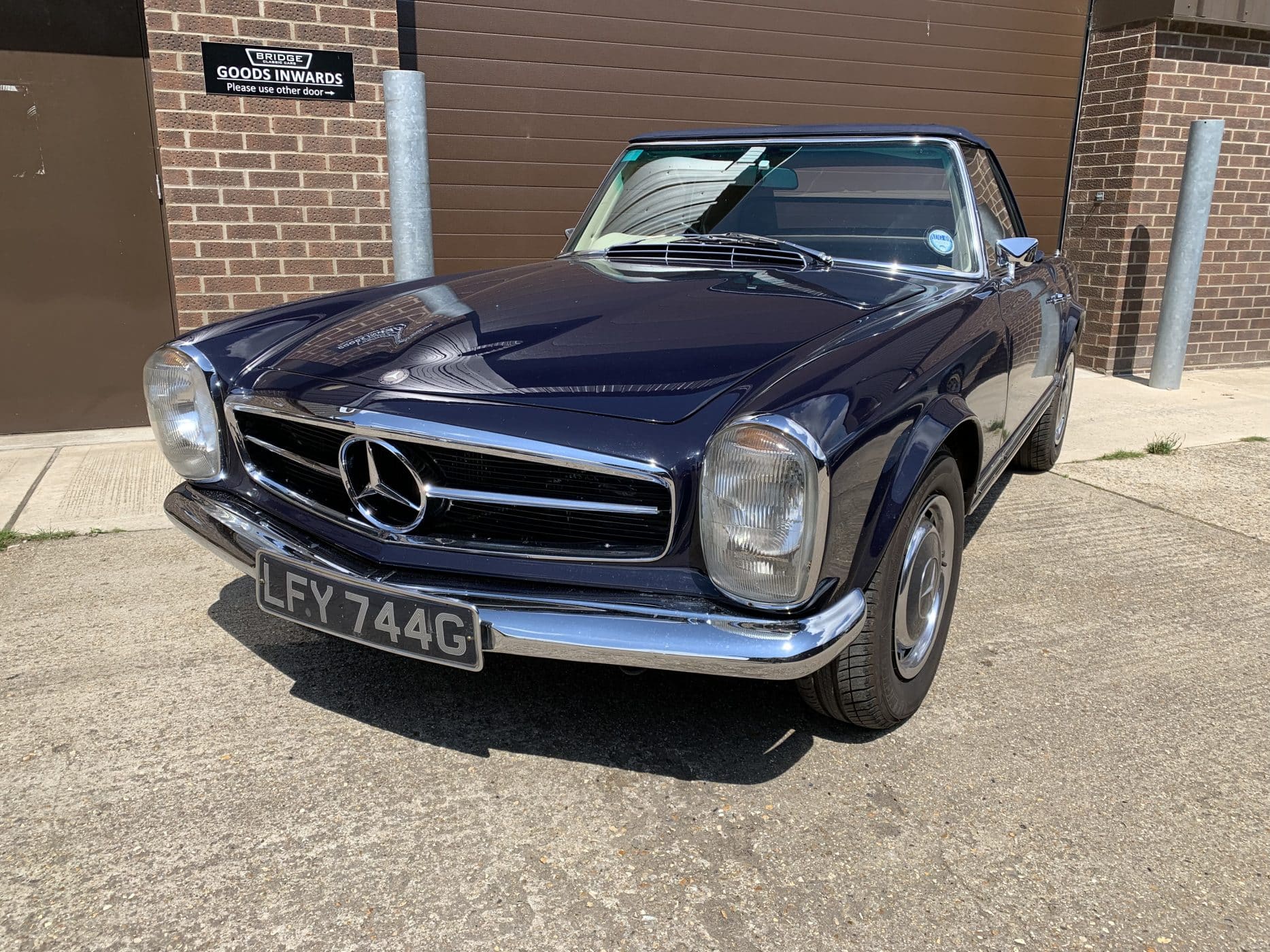 130721 1969 Mercedes 280SL 8 1