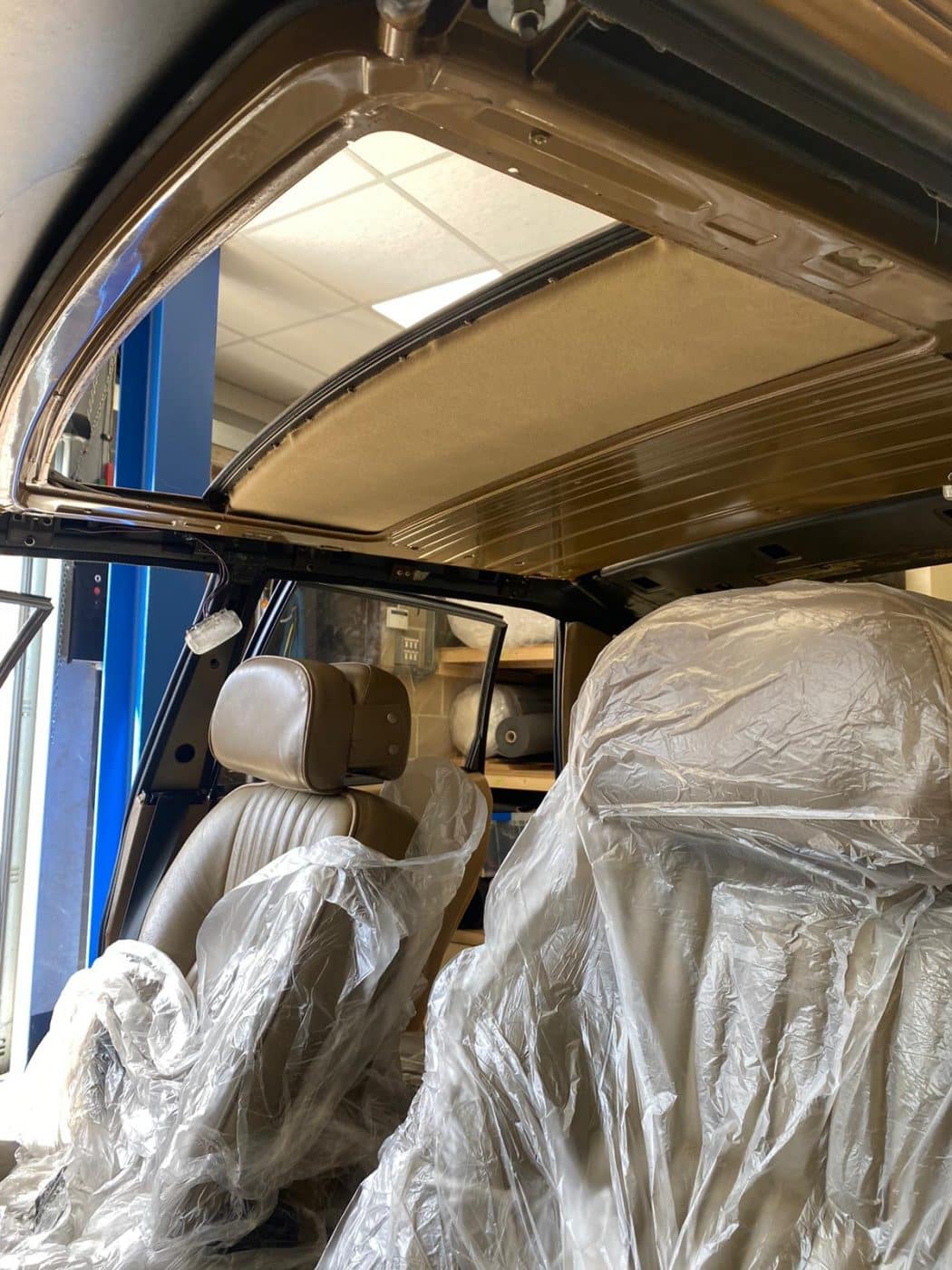 1981 Rover 3500 SD1 Vanden Plas headlining fitting 7 1