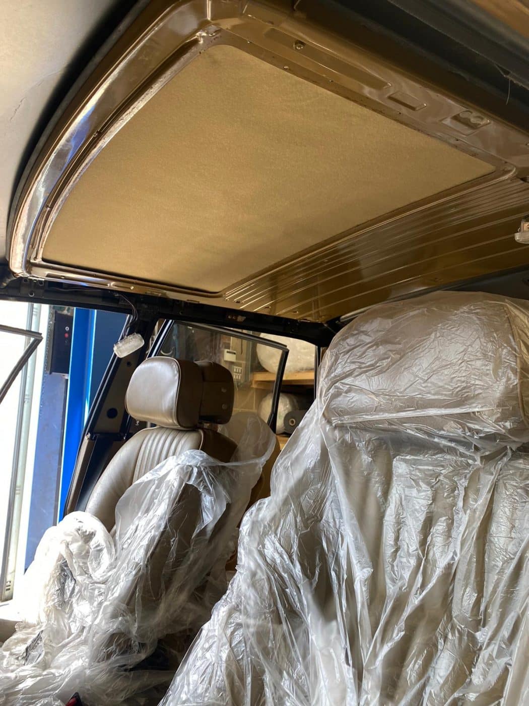 1981 Rover 3500 SD1 Vanden Plas headlining fitting 8 1