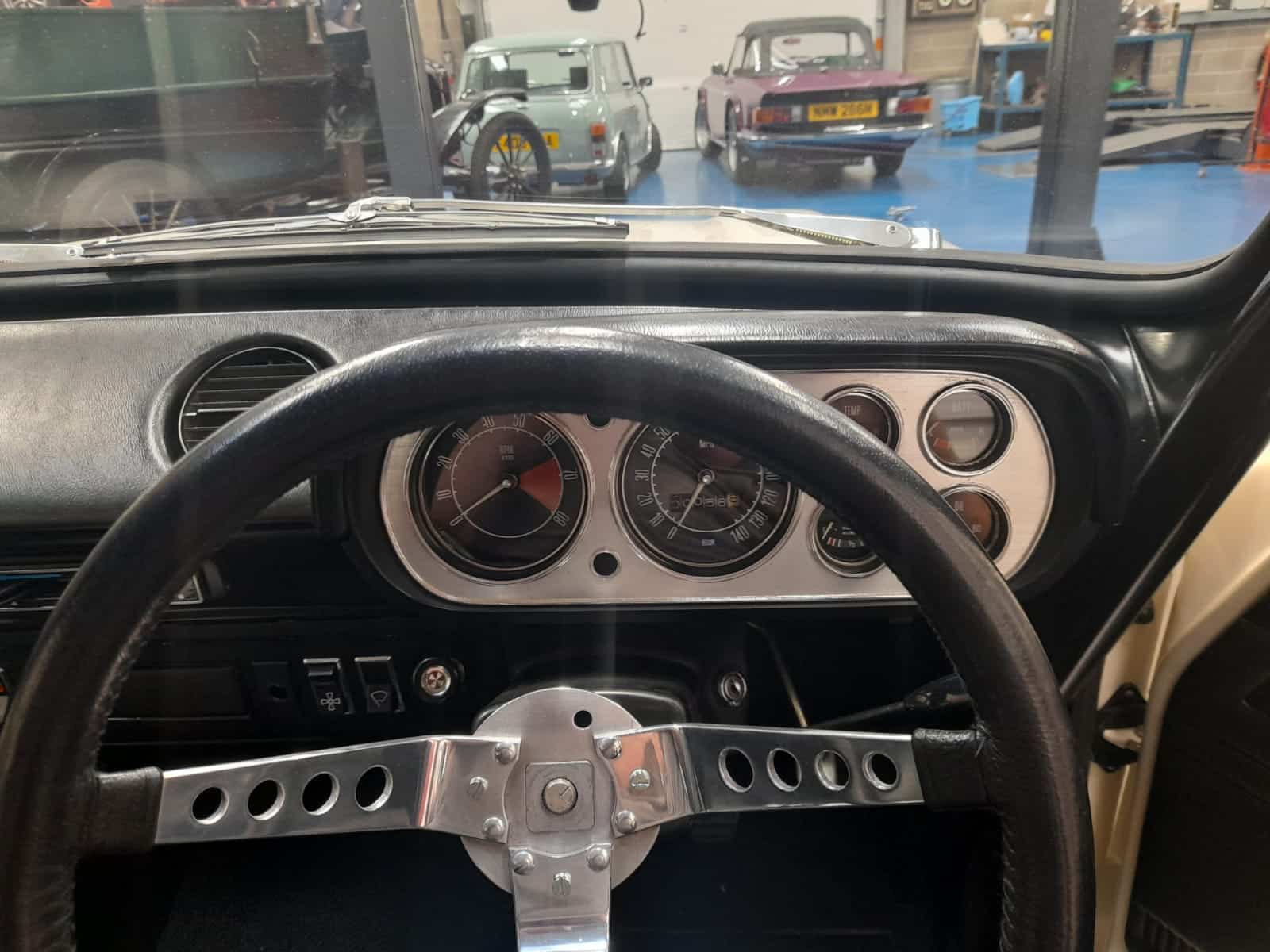 200721 Ford Escort interior in and wiper blades on 1