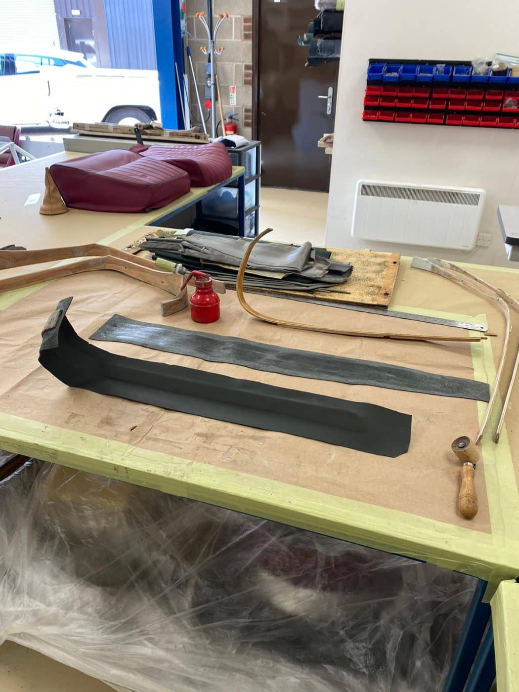 230721 Aston Martin DB2 4 glueing new leather 2 1