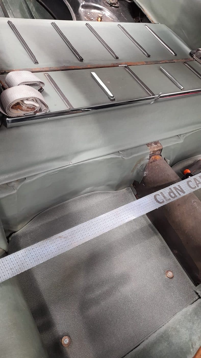 Jaguar E Type 1.5 greasing engine oil and filter 9 1