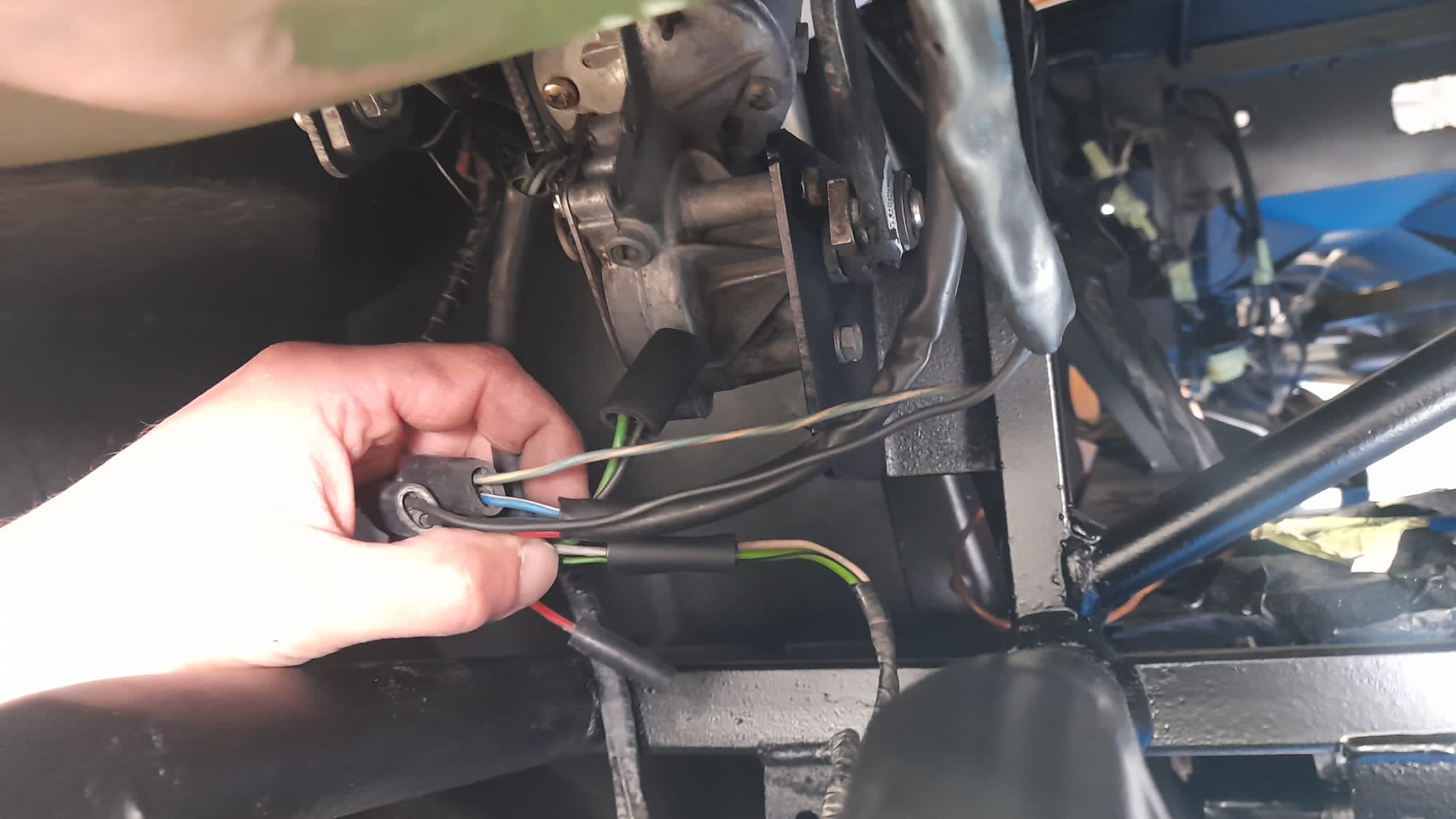 Arrow Ferrari Daytona Headlamp Grill Wiring and Modifying 19 1