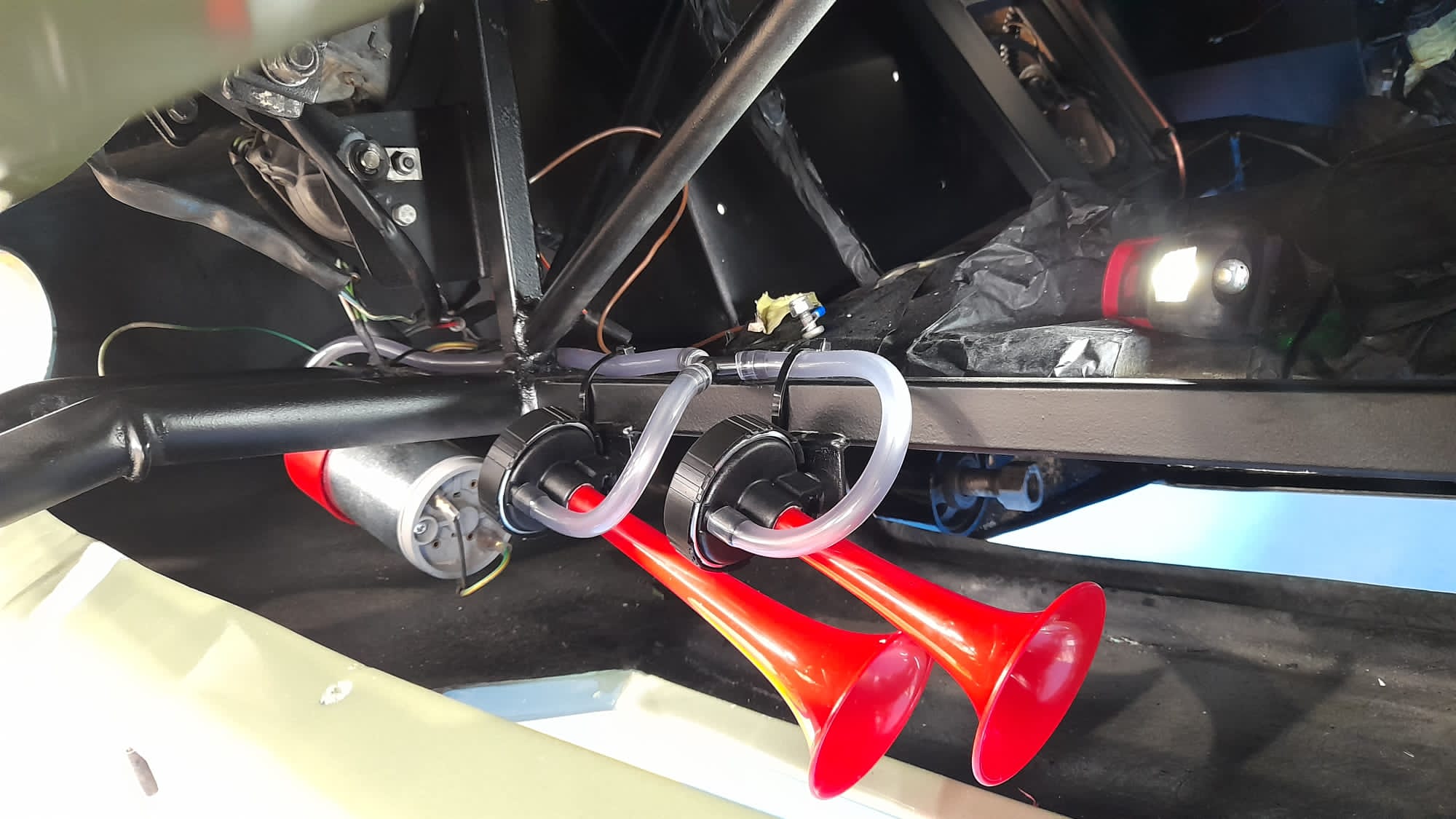 Arrow Ferrari Daytona Headlamp Grill Wiring and Modifying 20 1
