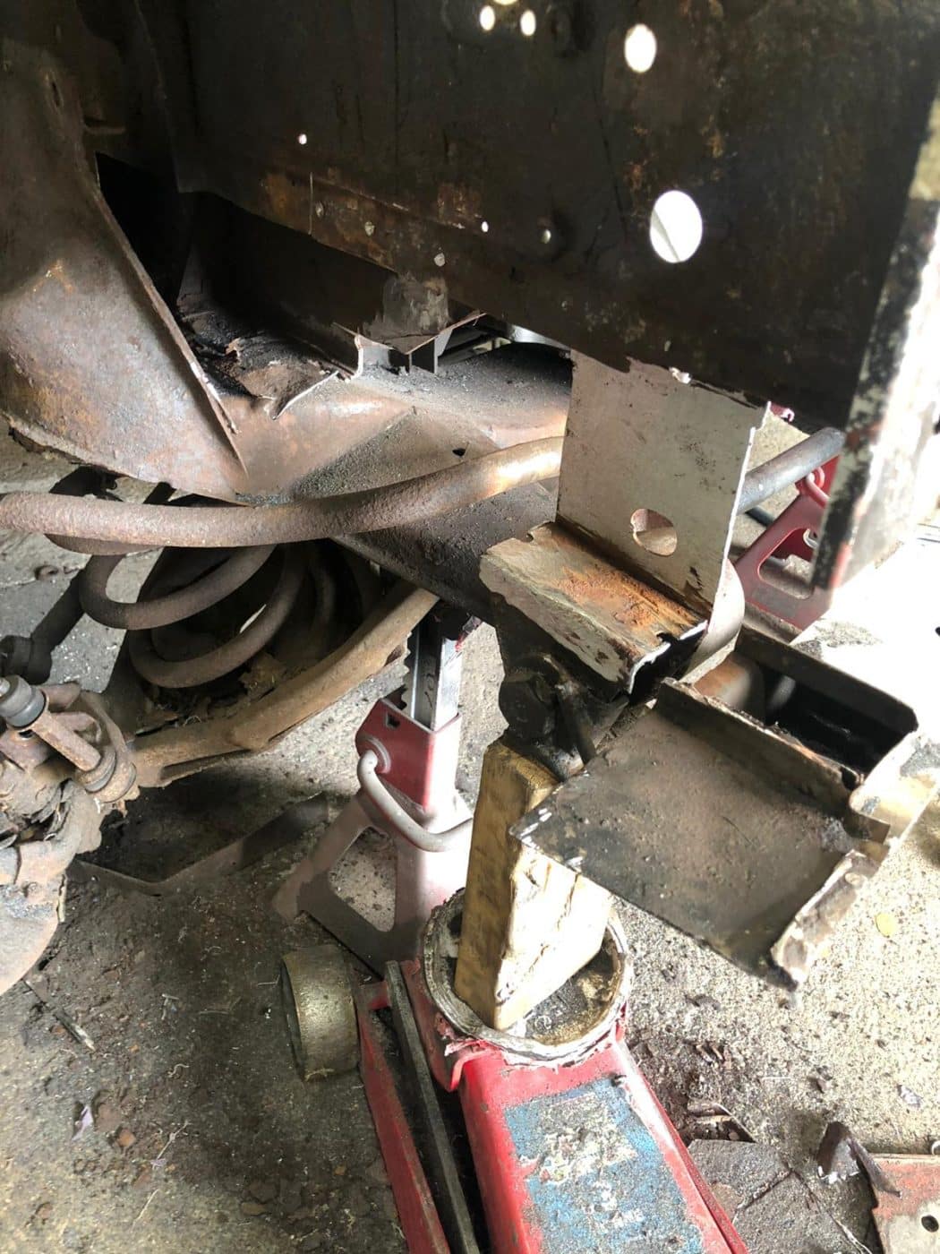 Daimler Double Six corrosion repair work continues 11 1