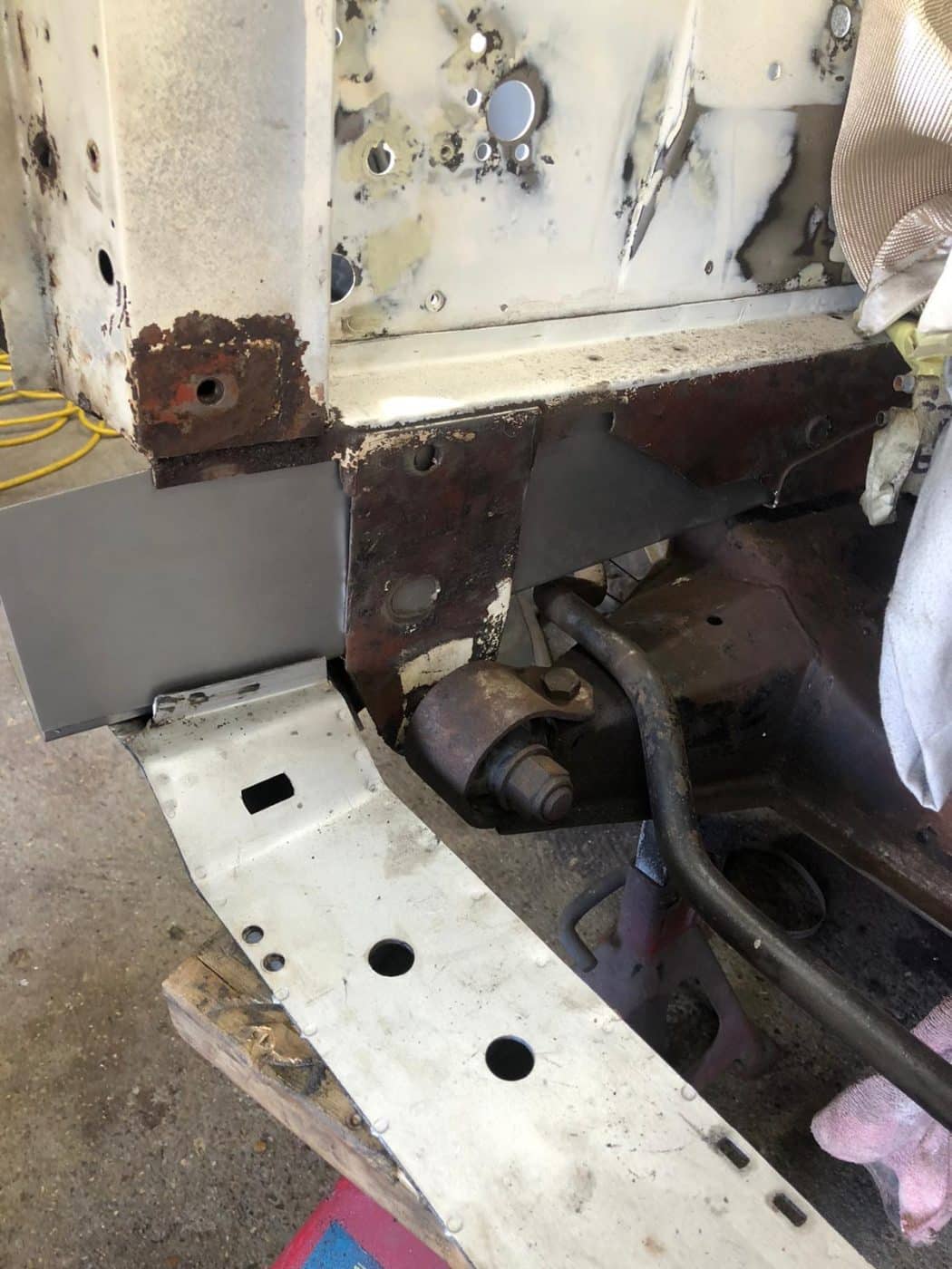Daimler Double Six corrosion repair work continues 22 1