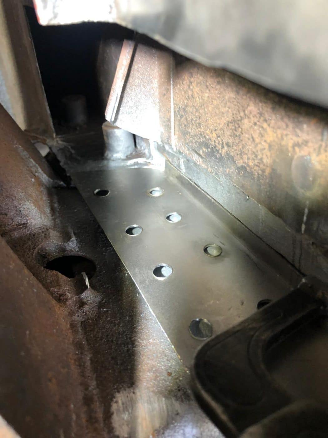 Daimler Double Six corrosion repair work continues 27 1