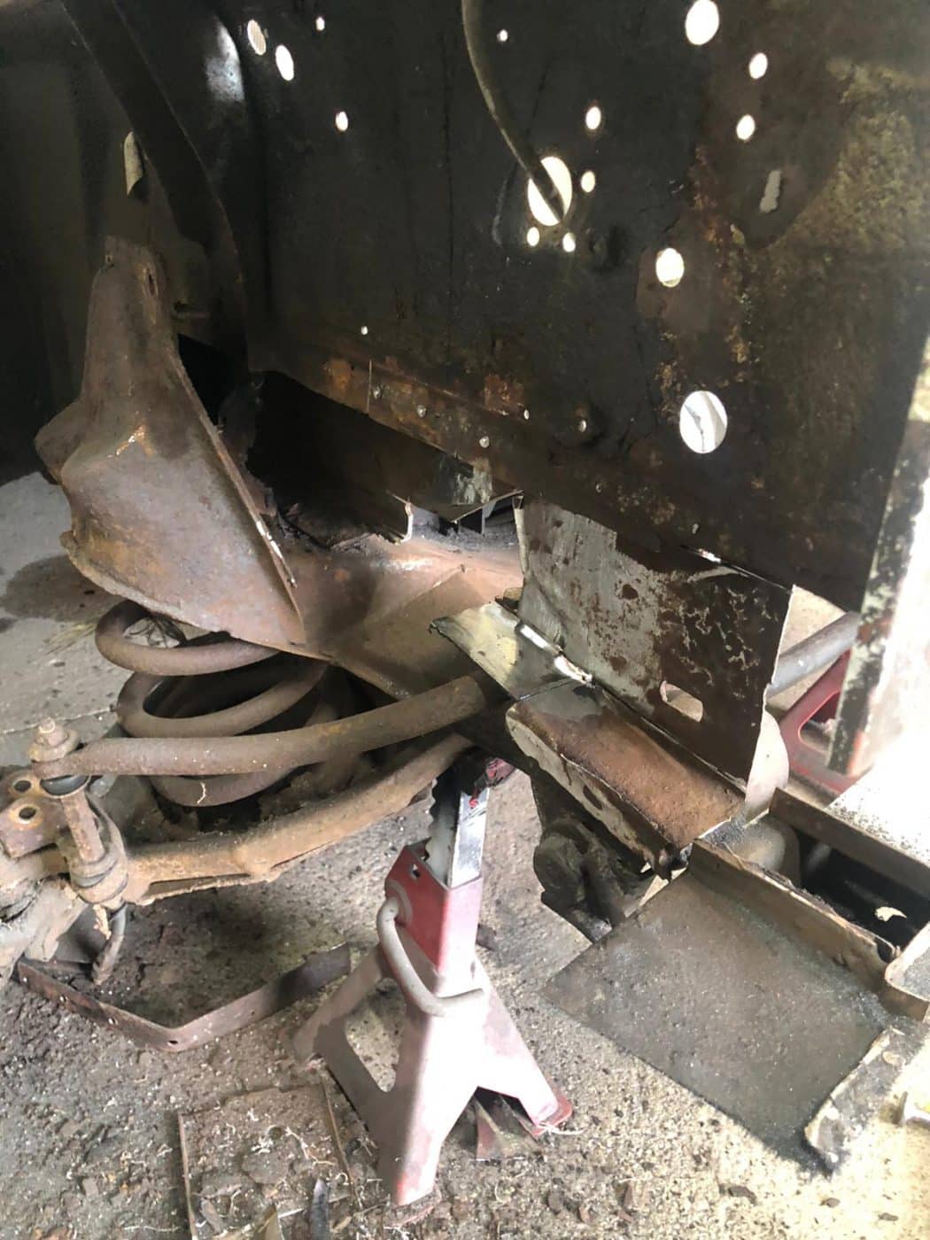 Daimler Double Six corrosion repair work continues 7 1