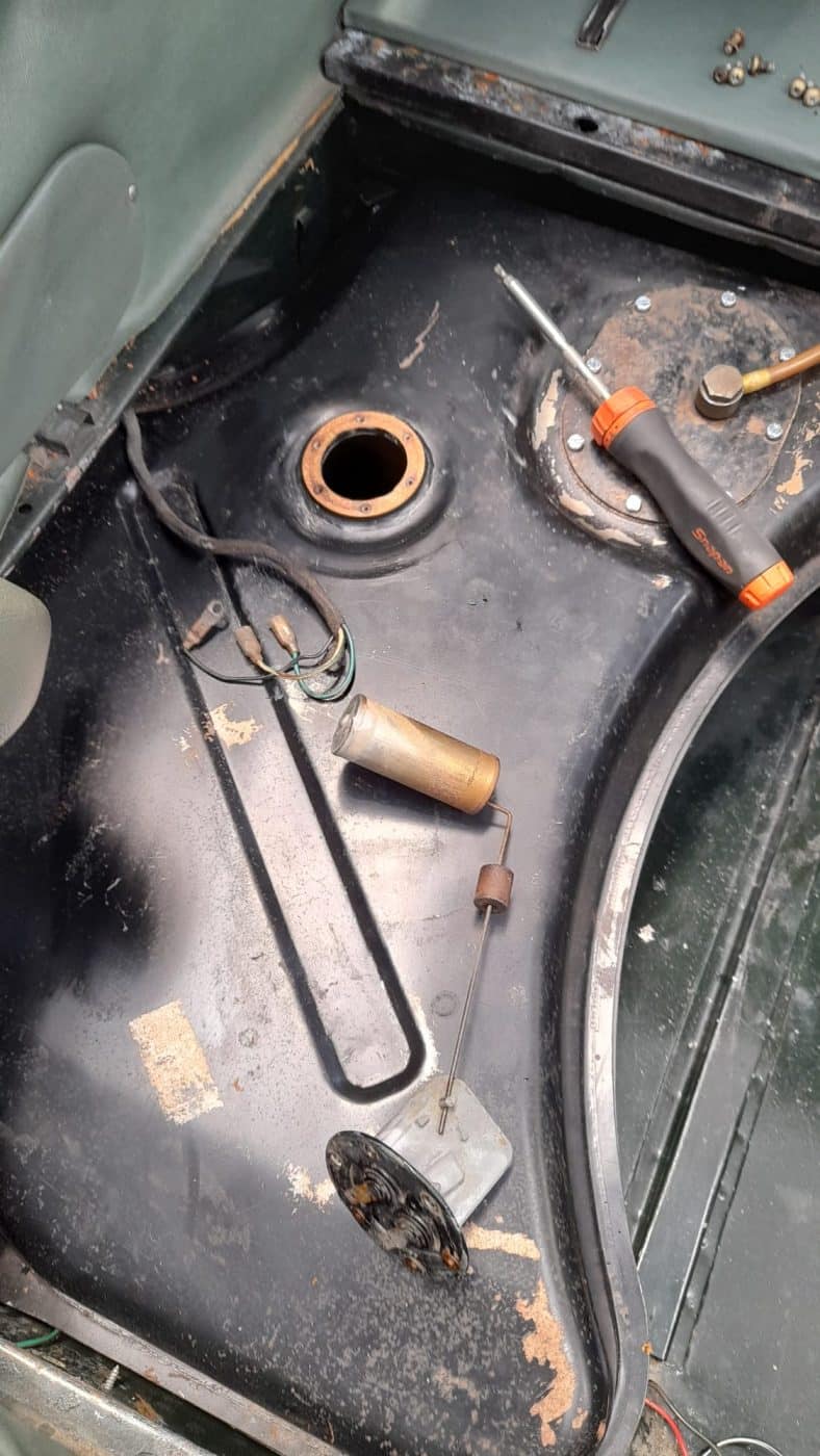 Jaguar E Type Series 1.5 sorting the fuel system 16 1