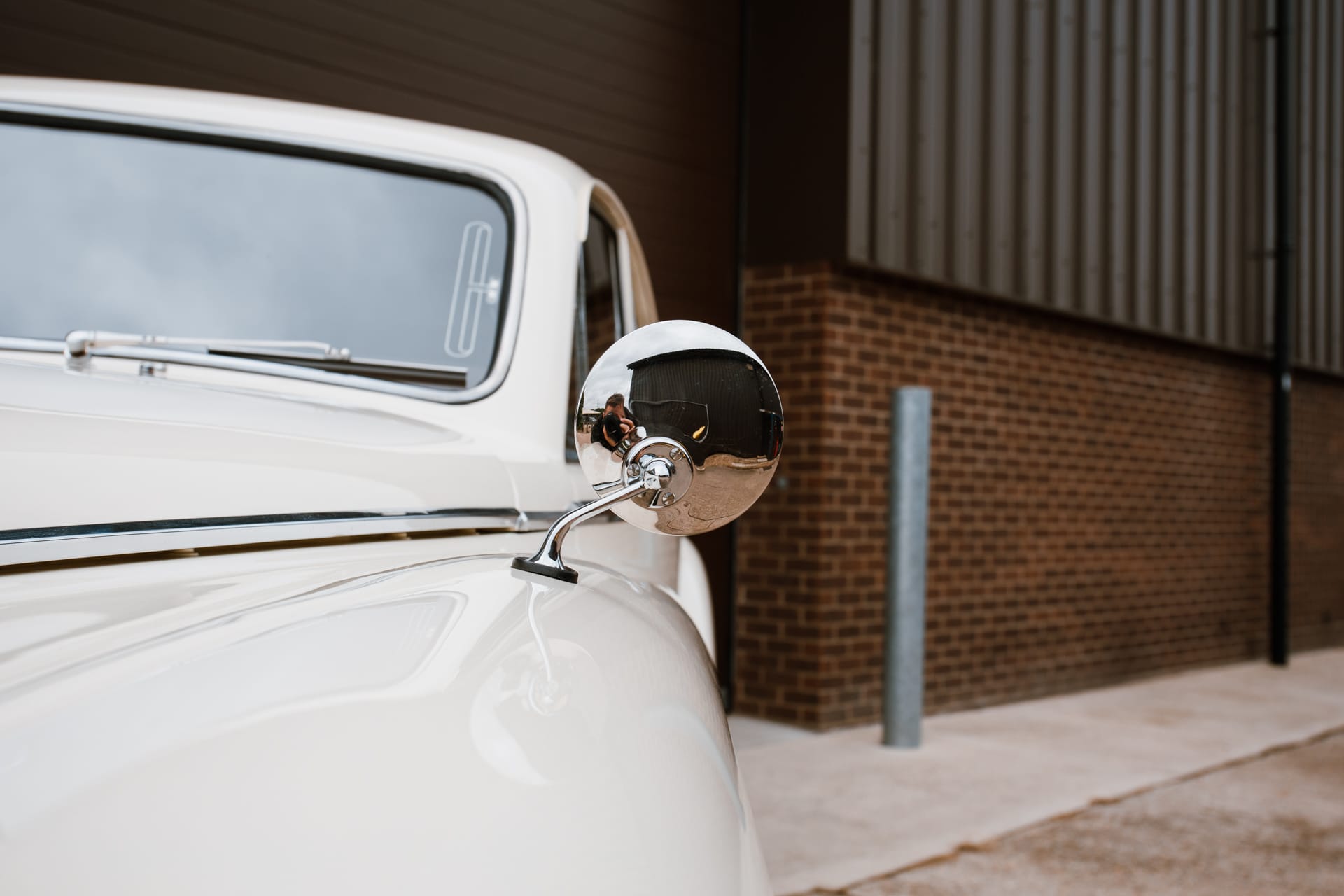 Jaguar MK 7 leaving 19 1