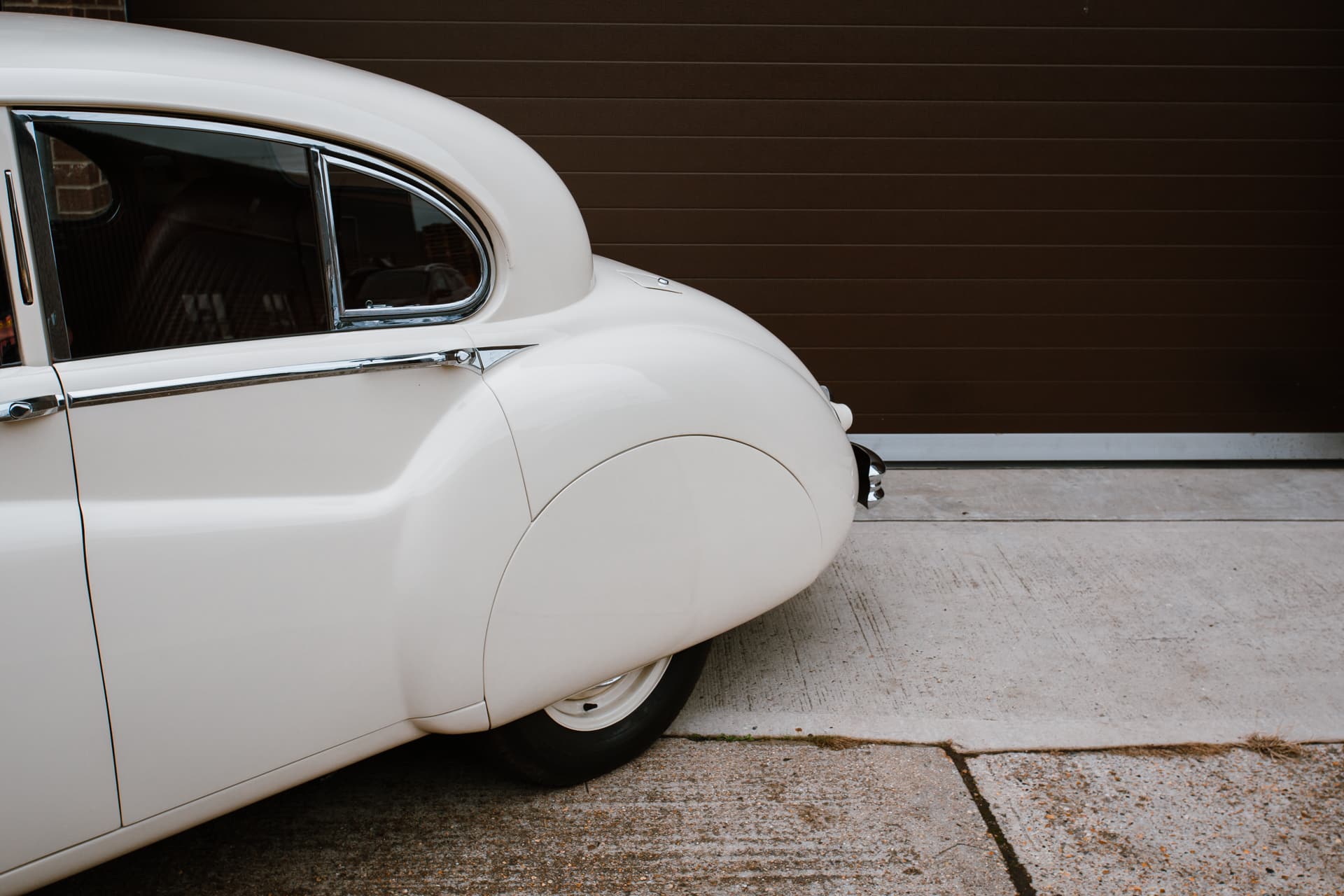Jaguar MK 7 leaving 20 1