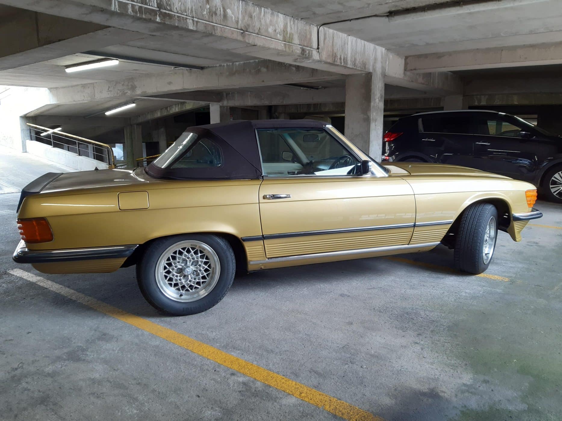 Mercedes R107 350 SL Auto 3