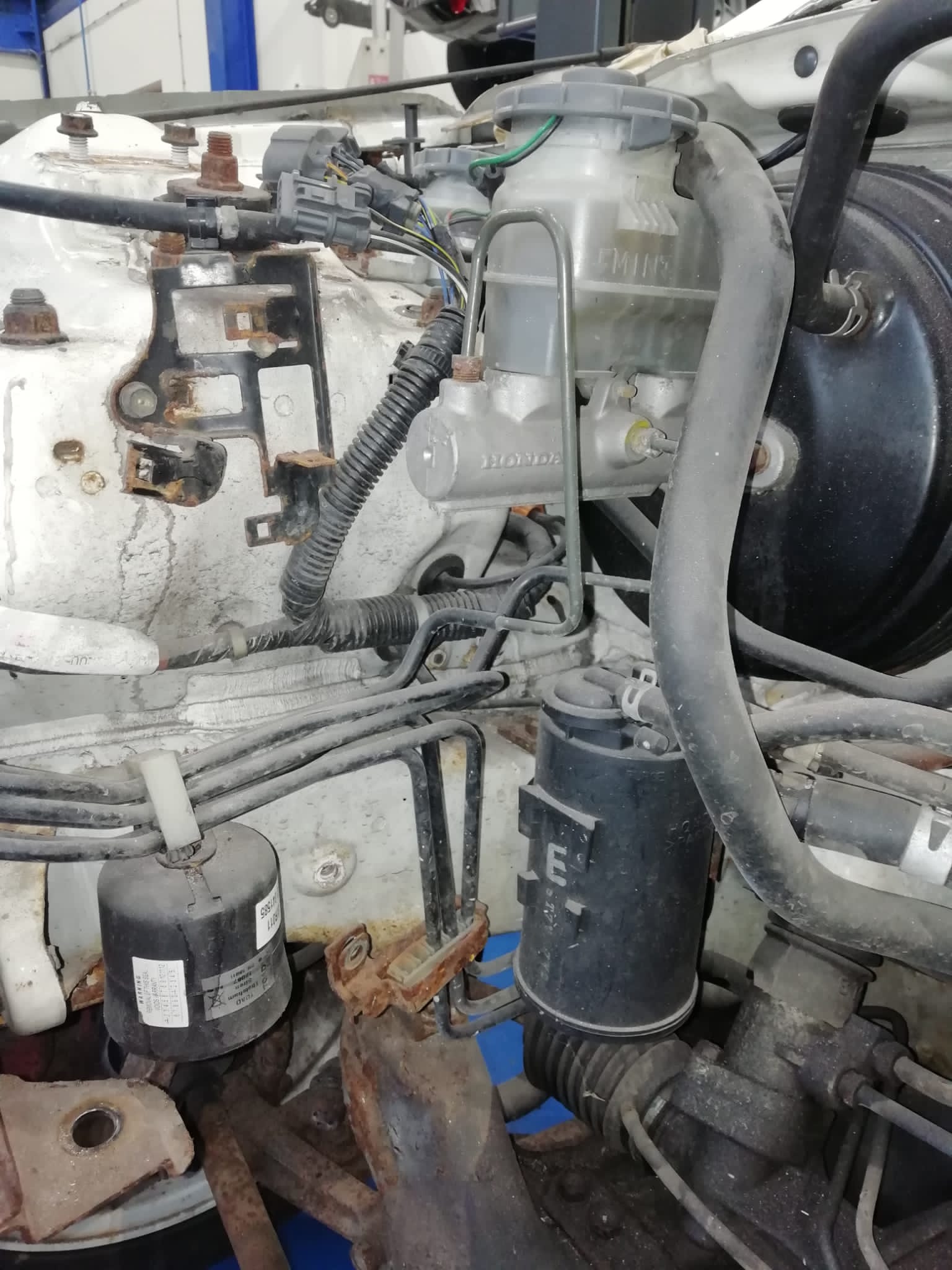 010921 1998 Honda Integra Engine Out Preparing Engine Bay 9 1