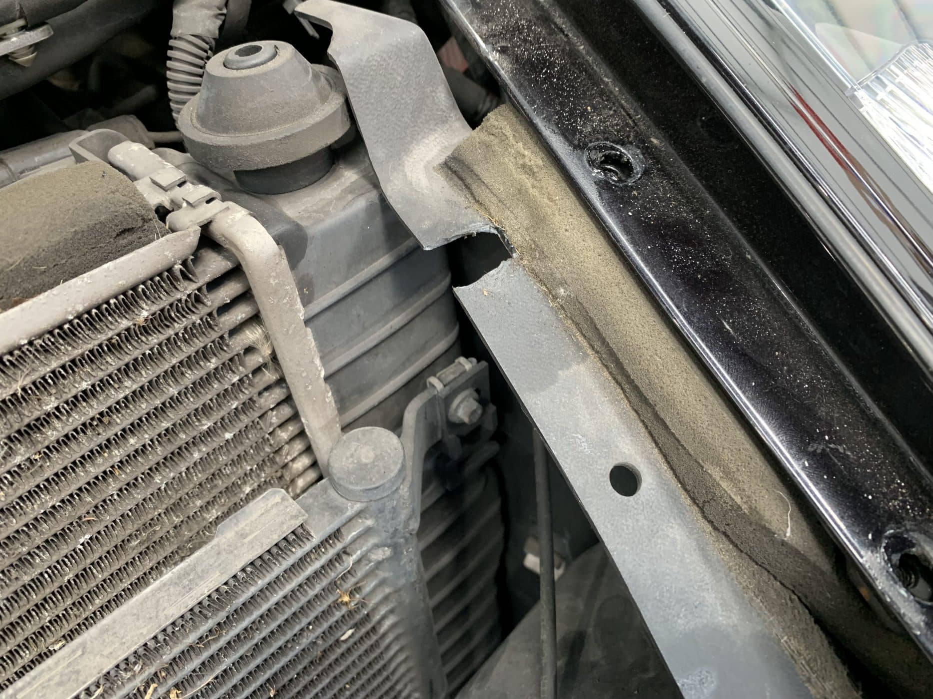 070921 Aston Martin DB9 Convertible Radiator Leak 5 1