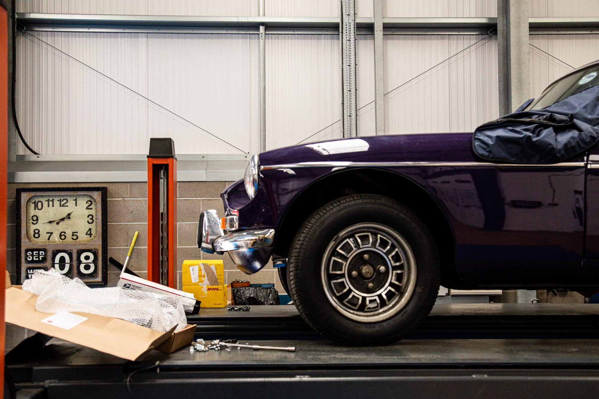 10092021 MG B GT V8 Purple Rad Move 5 1