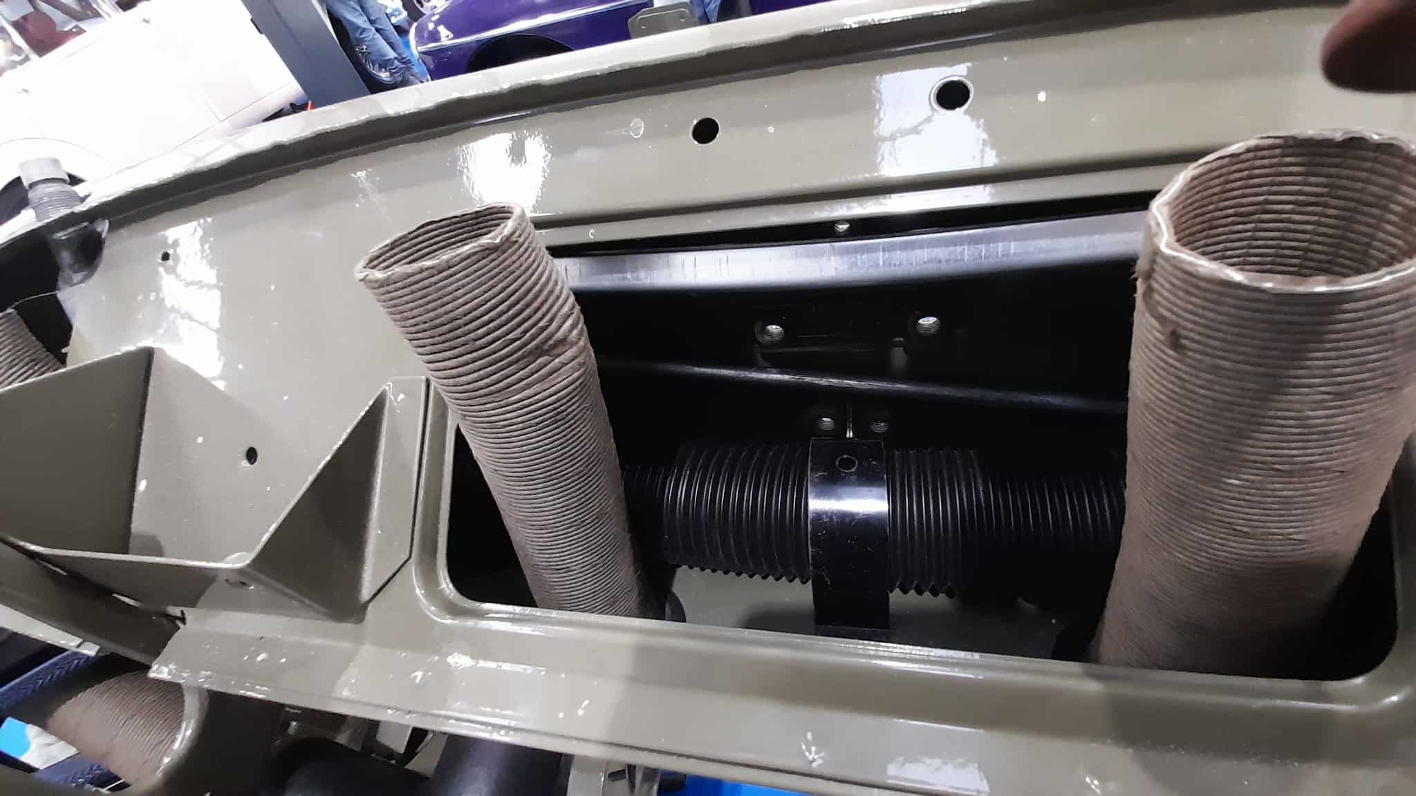 130921 Jaguar E Type V12 braking system vacuum system heater ducting control flaps fitting boot lid Scott21 1