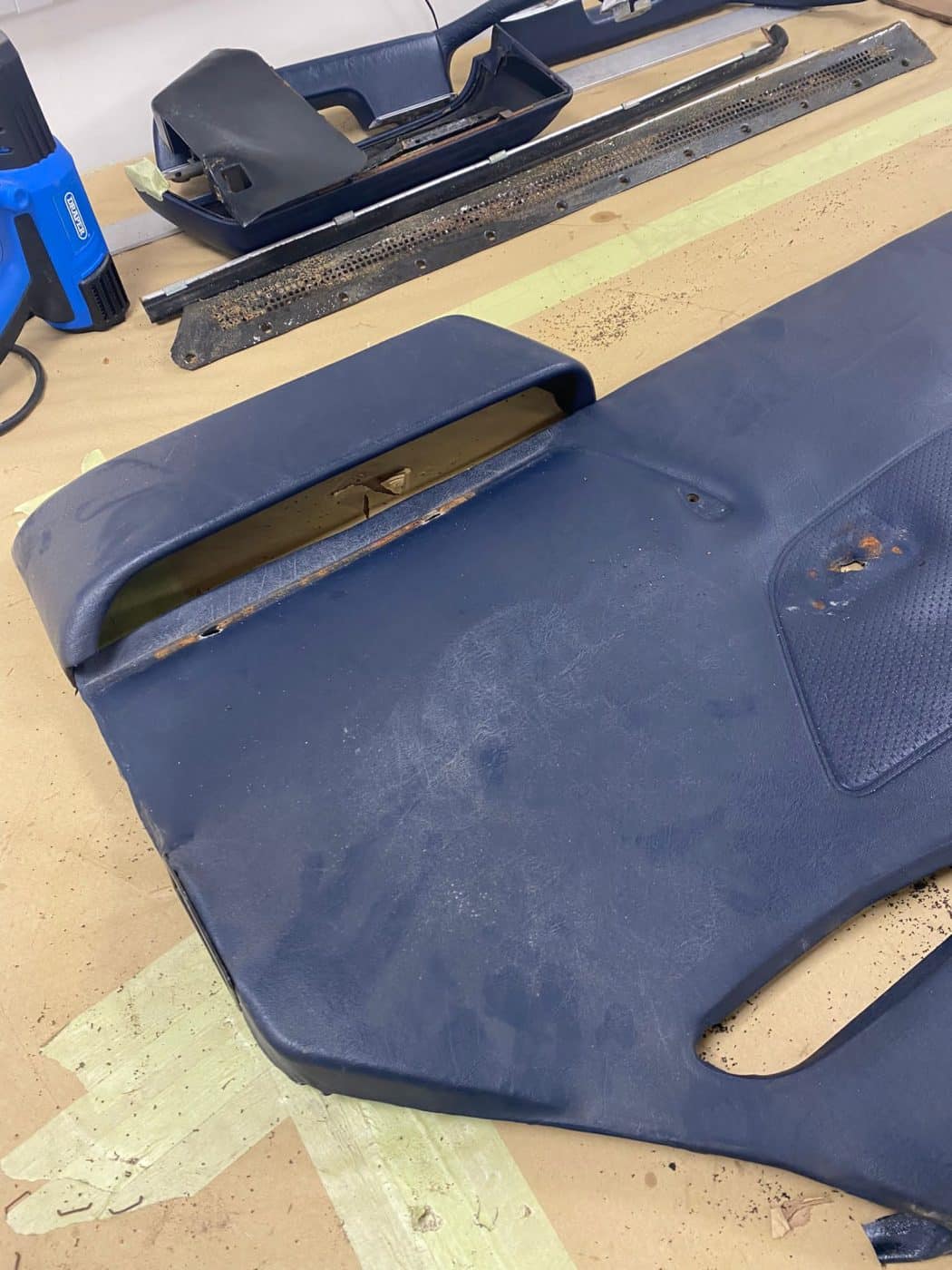 130921 Mercedes 500SL Door Panels and Door Pockets10 1