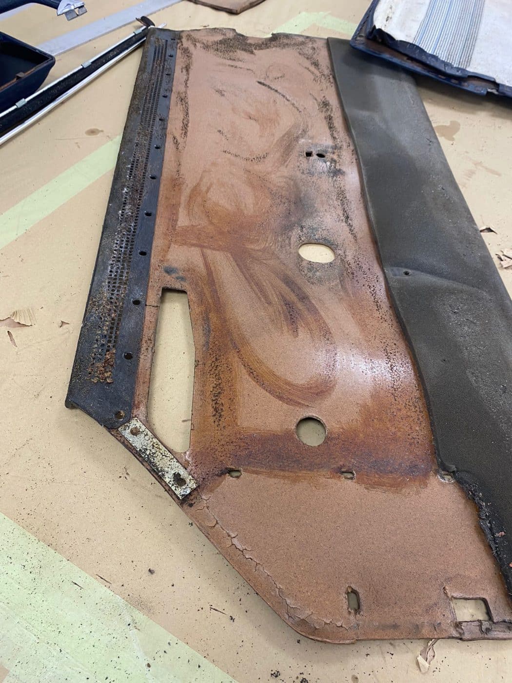 130921 Mercedes 500SL Door Panels and Door Pockets15 1