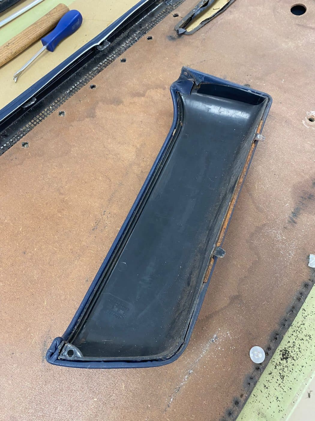 130921 Mercedes 500SL Door Panels and Door Pockets16 1