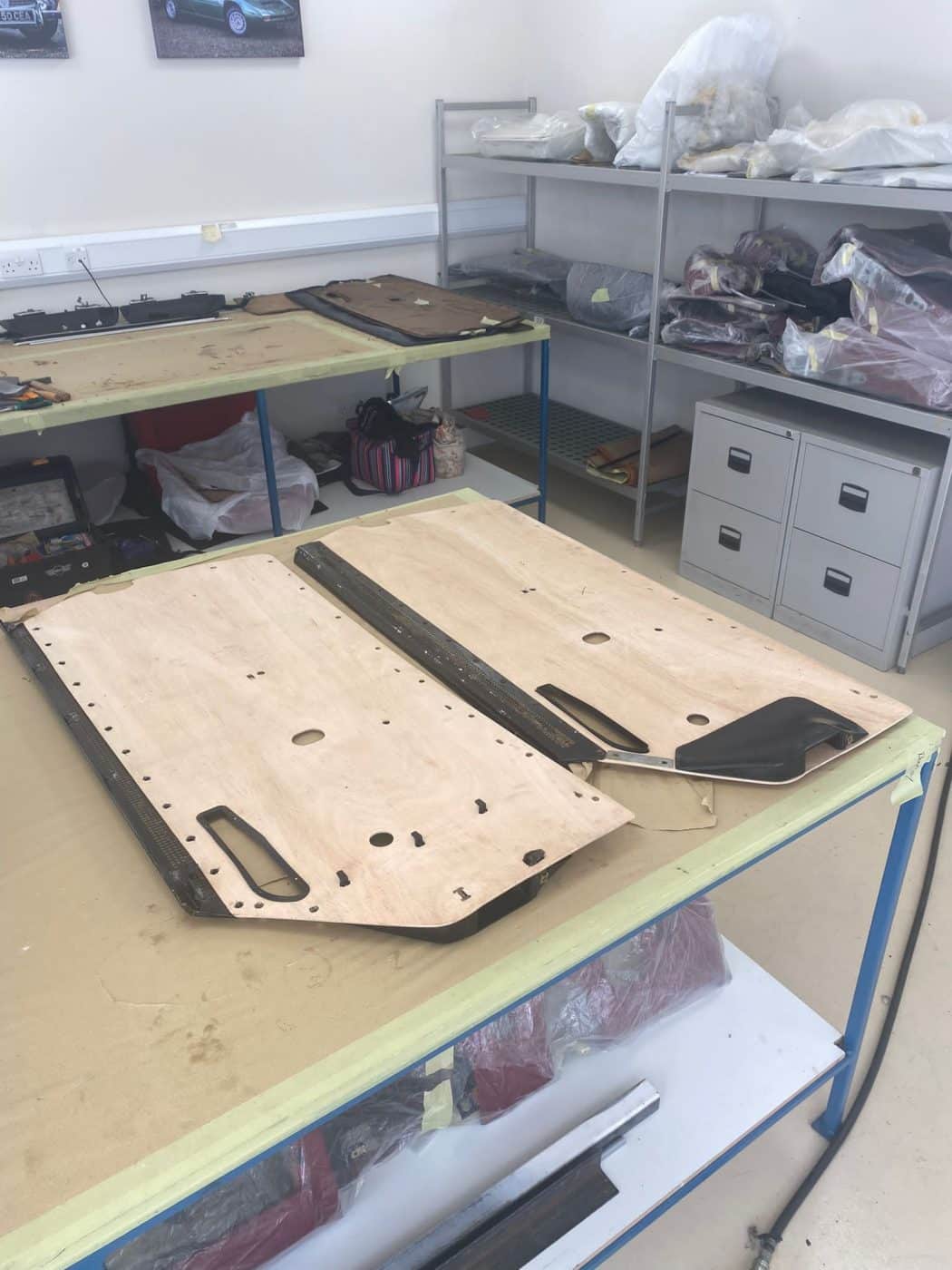 130921 Mercedes 500SL Door Panels and Door Pockets22 1