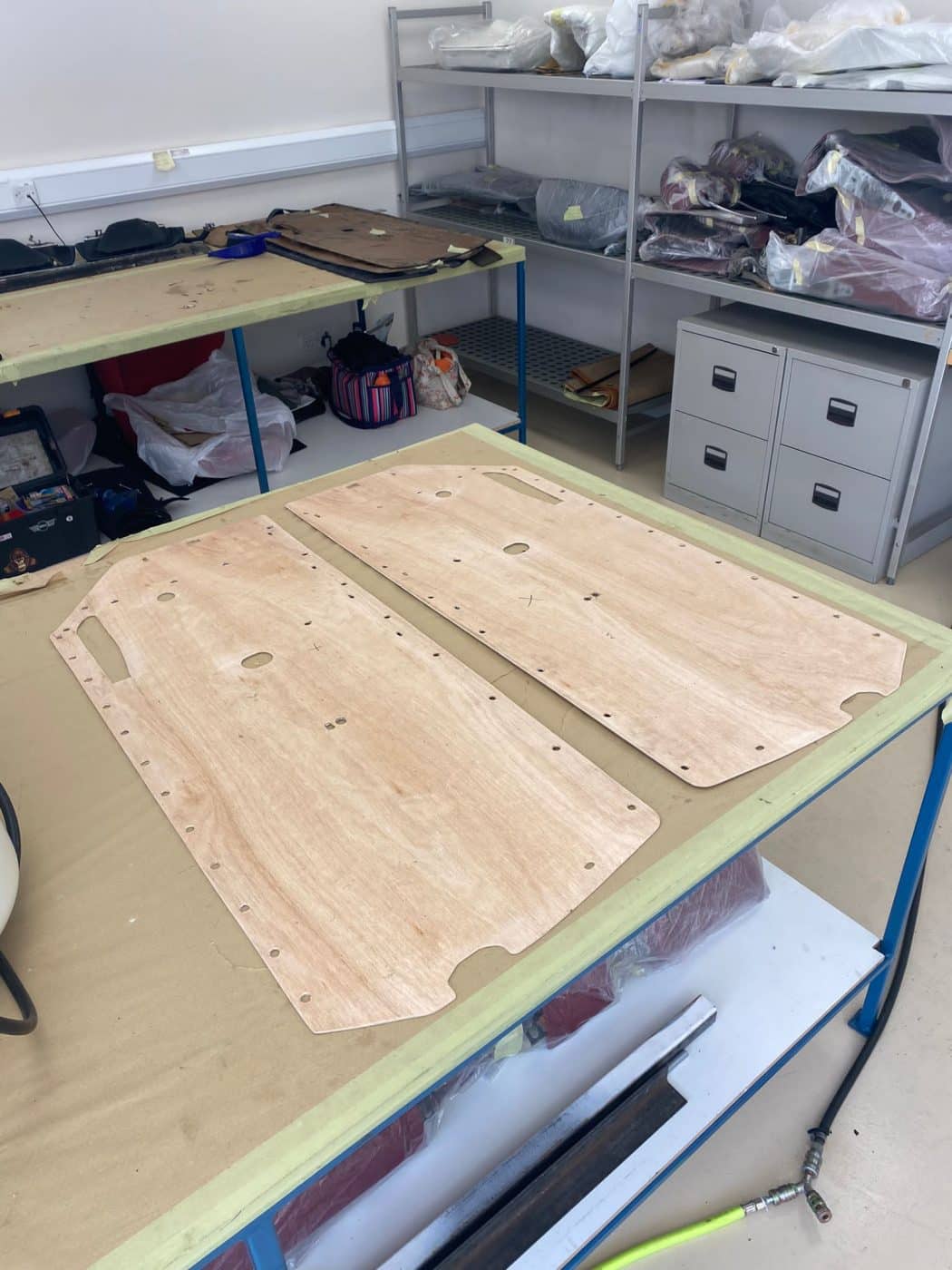 130921 Mercedes 500SL Door Panels and Door Pockets25 1