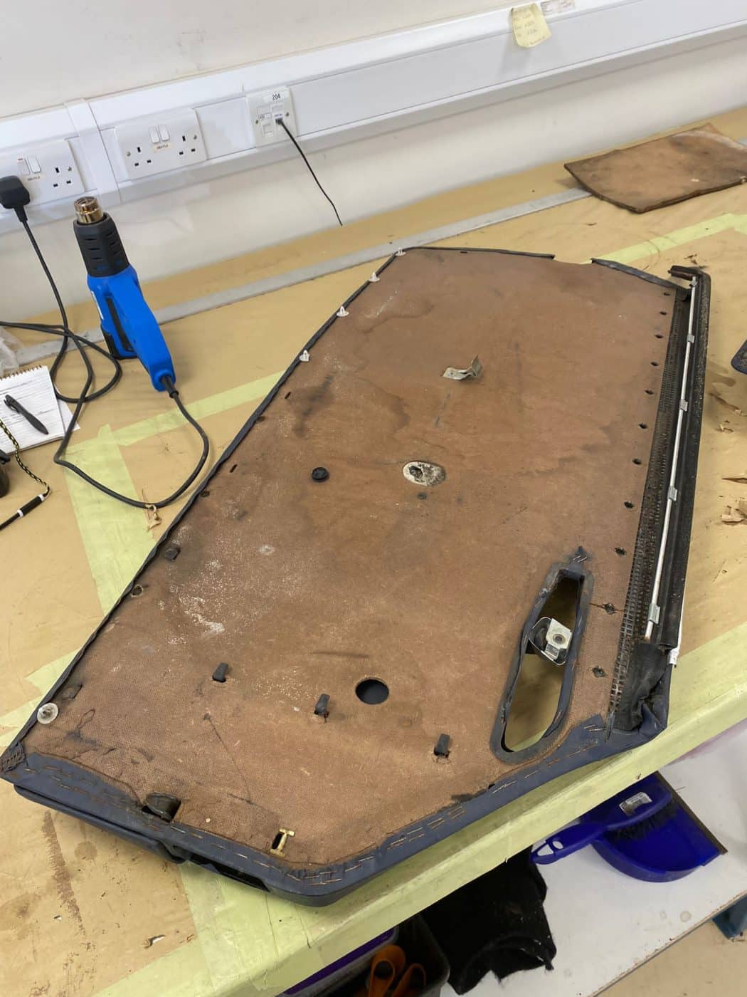 130921 Mercedes 500SL Door Panels and Door Pockets4 1