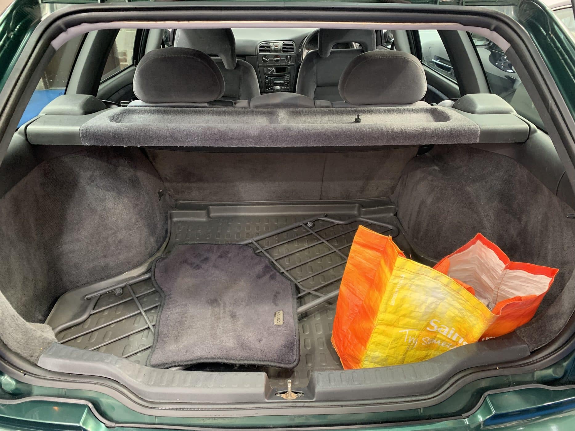 1998 Volvo V40 after a clean and now getting a service 8 1