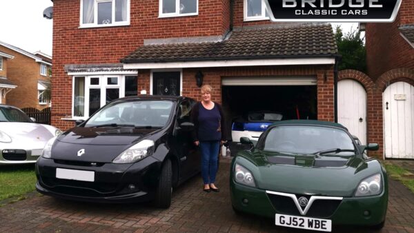 The Winners Circle - Delivery of the 2003 Vauxhall VX220 to its New Owners