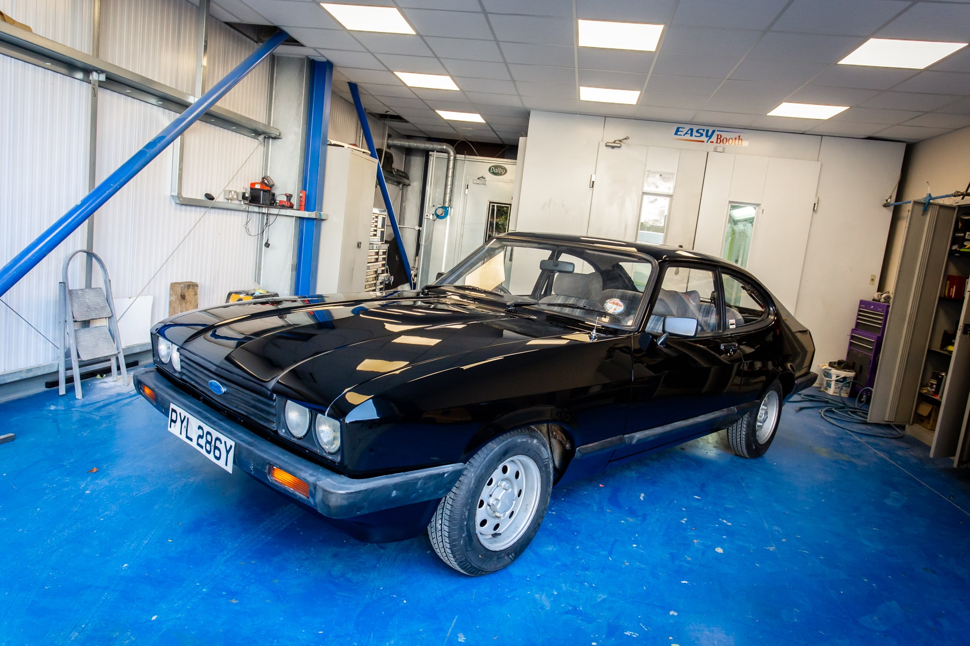 Ford Capri leavs paint 09 1