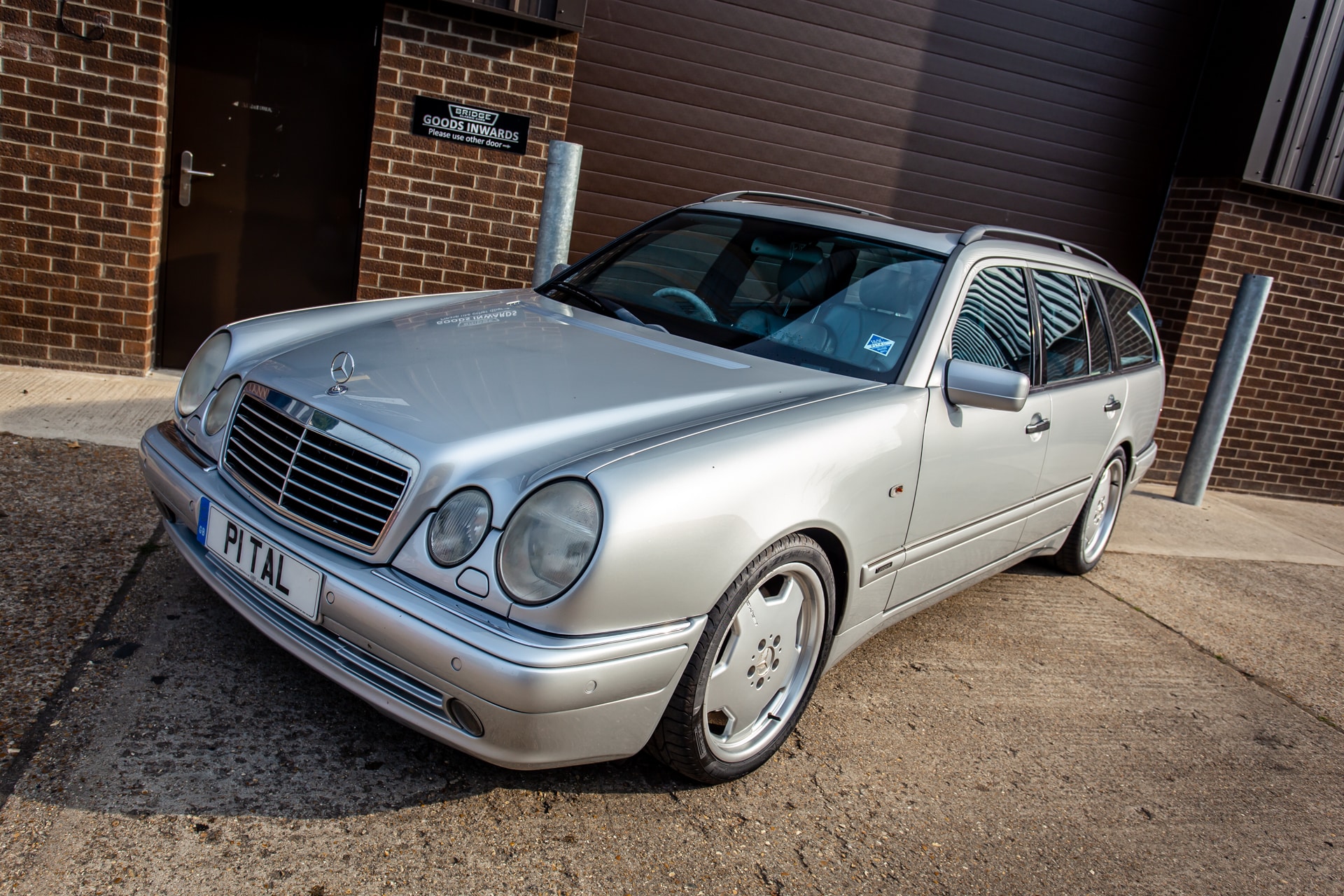 Mercedes E55 AMG 11 1