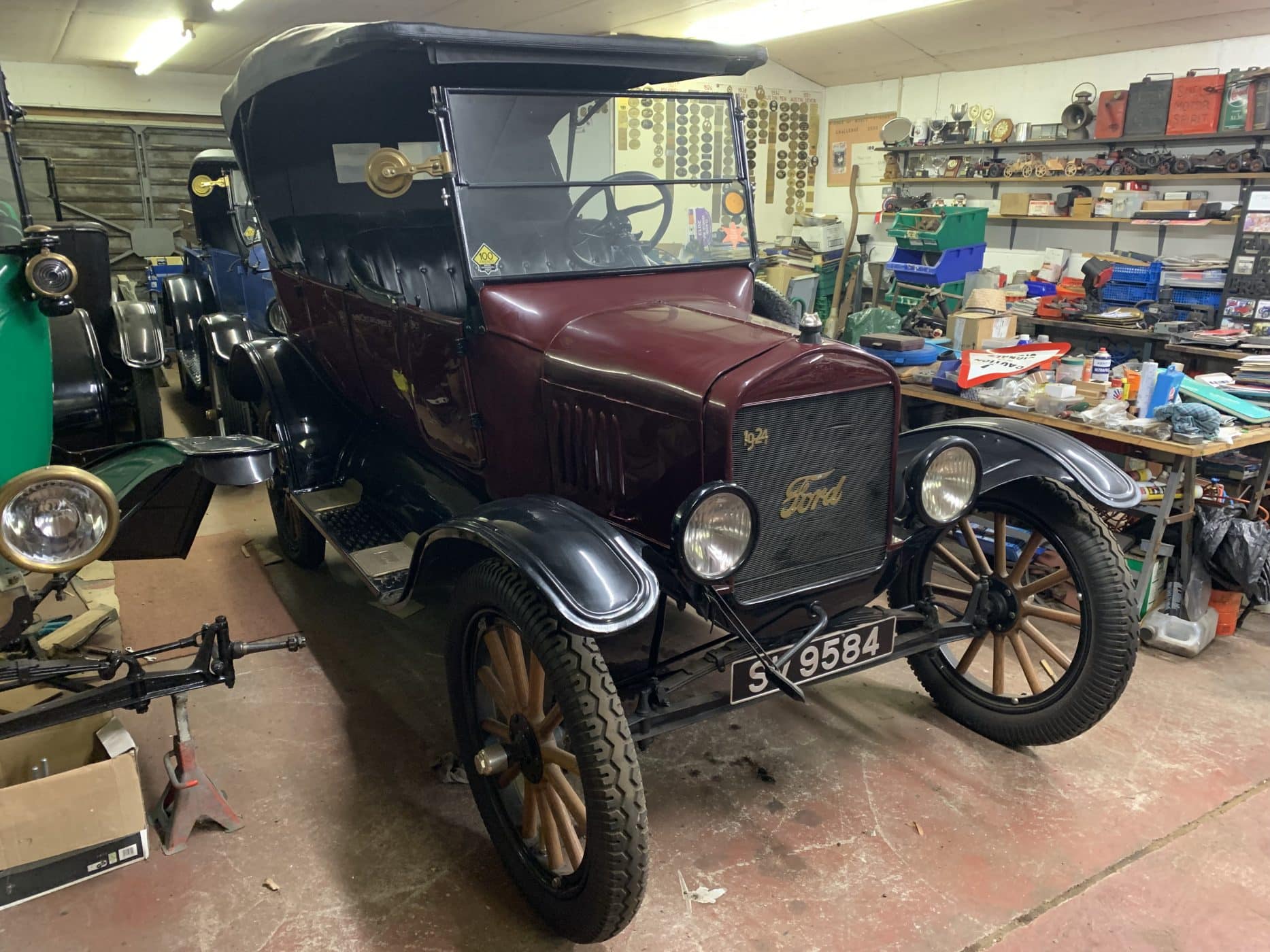 011021 Model T Ford Garage Clearance 13 1