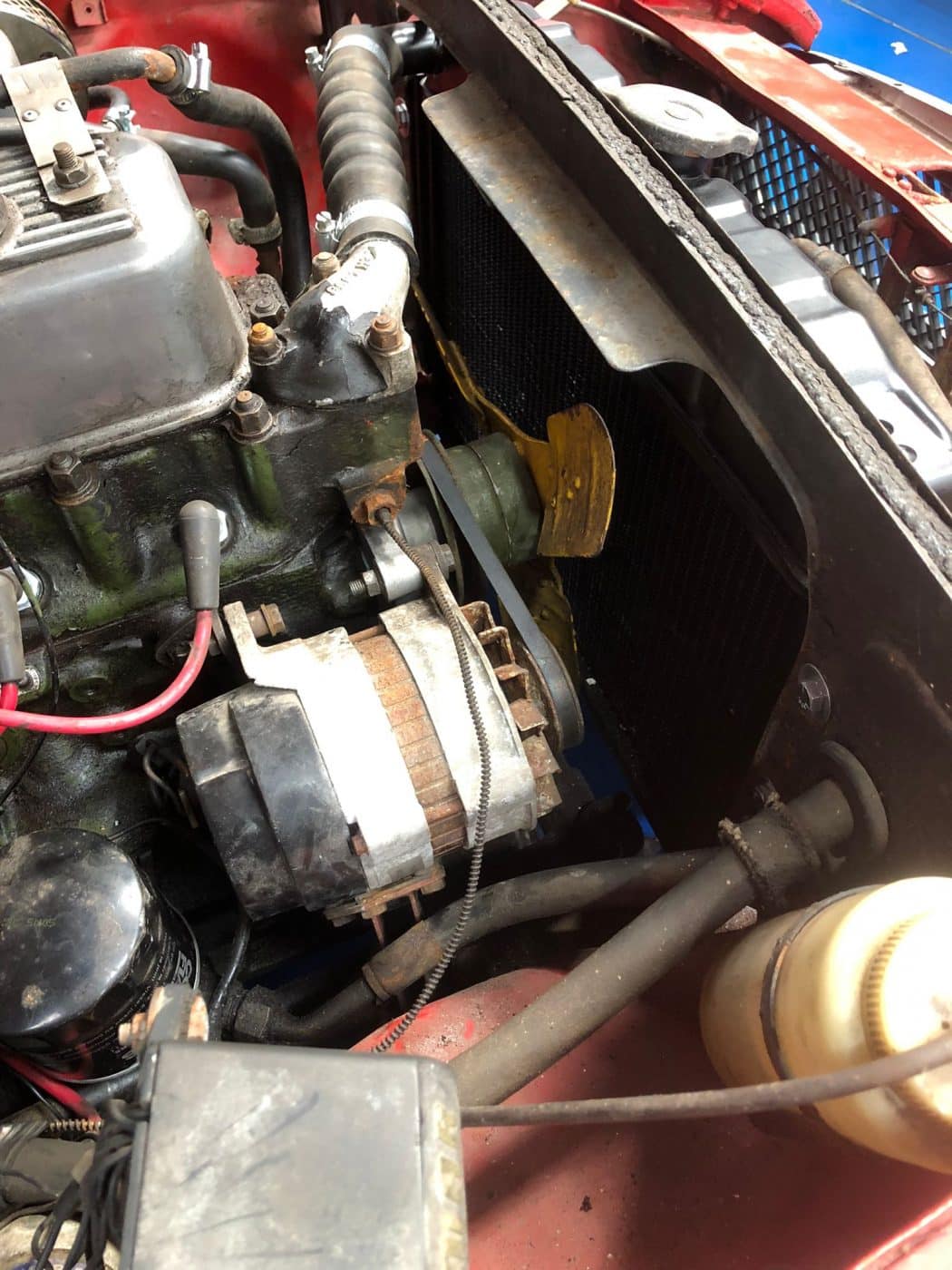 051021 1973 MGB Roadster Radiator Install 4 1