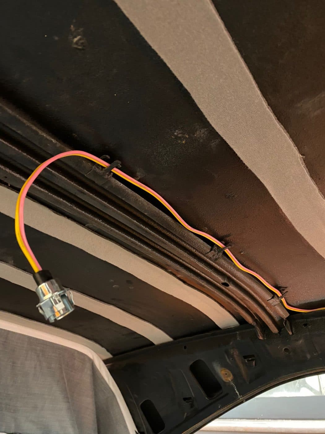 061021 1970 Dodge Charger Headliner Install 17 1